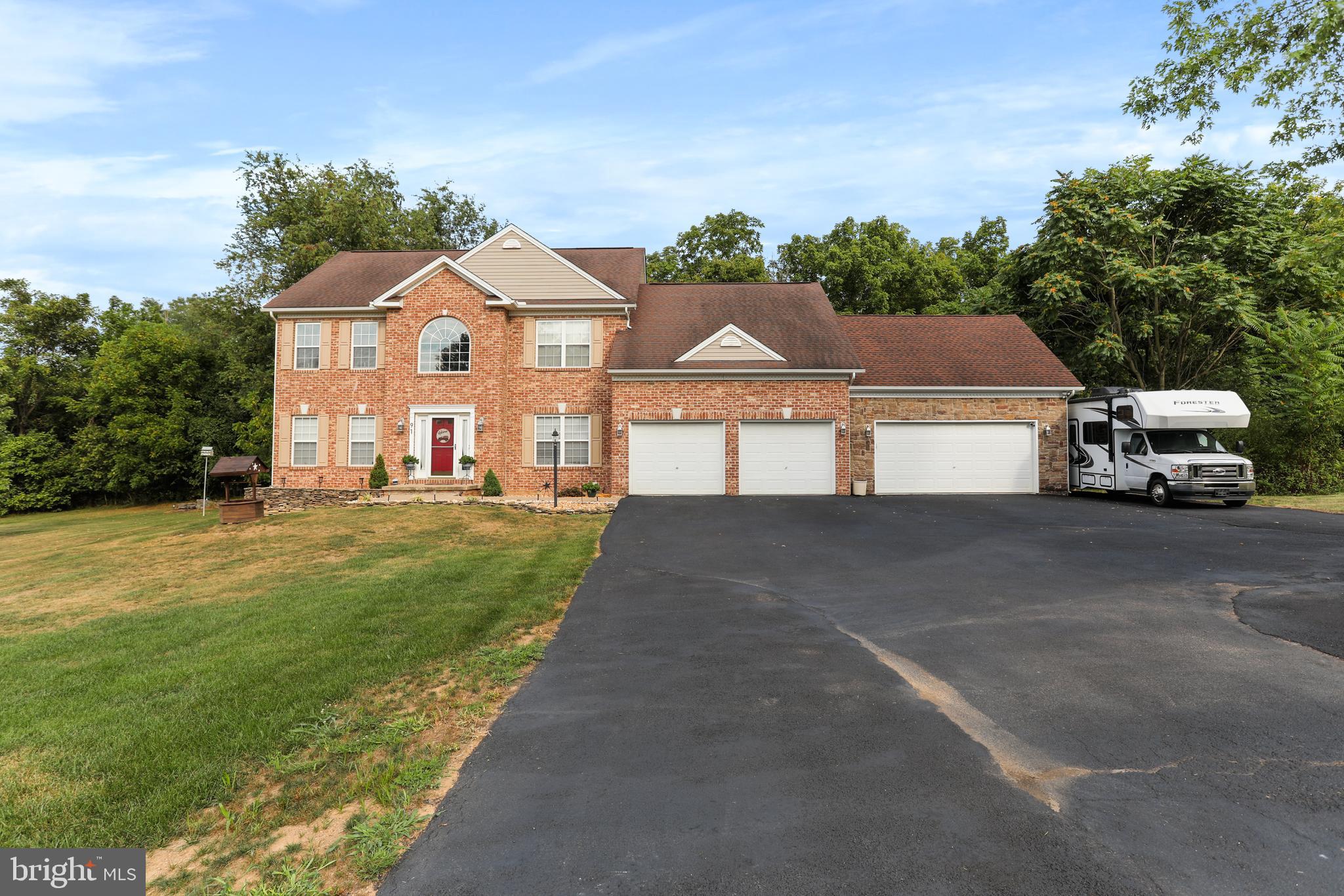 WALKER MANOR - Residential