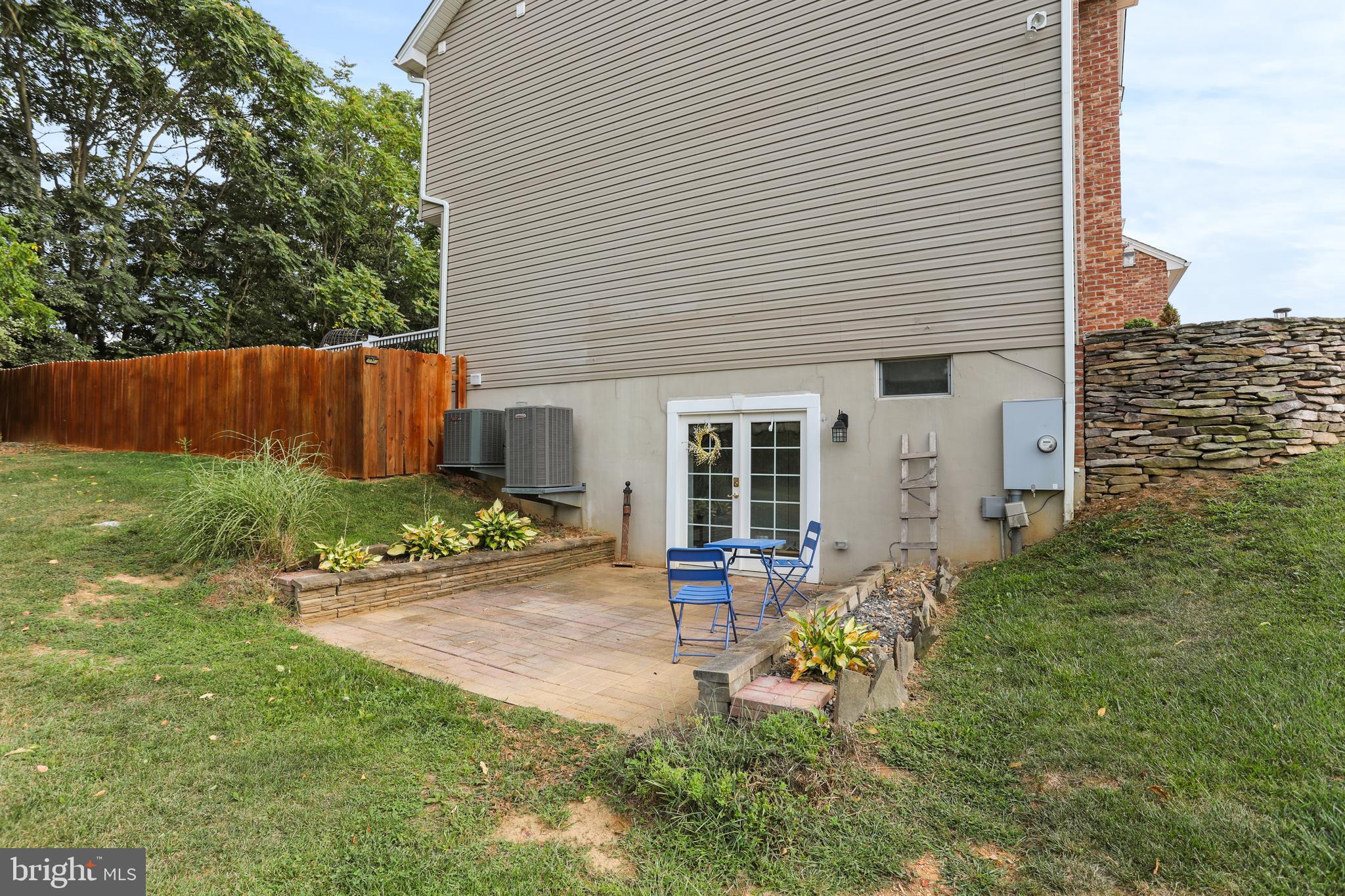 WALKER MANOR - Residential