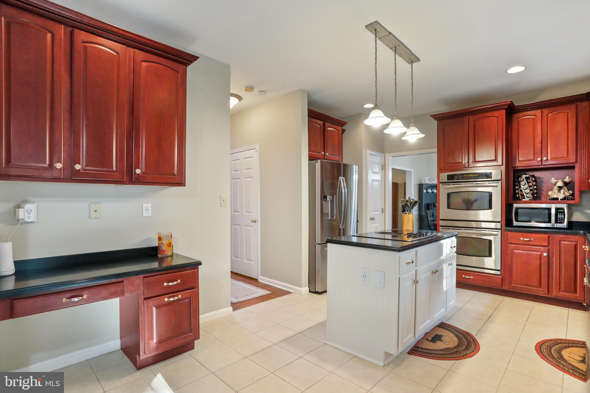 WALKER MANOR - Residential