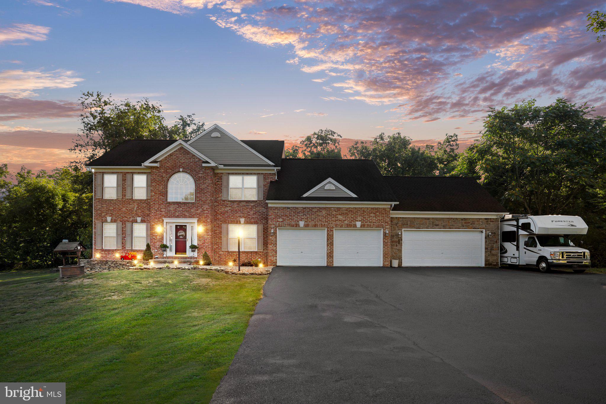 WALKER MANOR - Residential