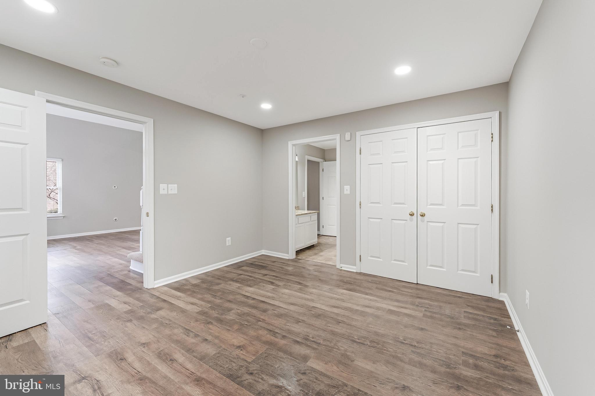 SANDERS MILL - Residential