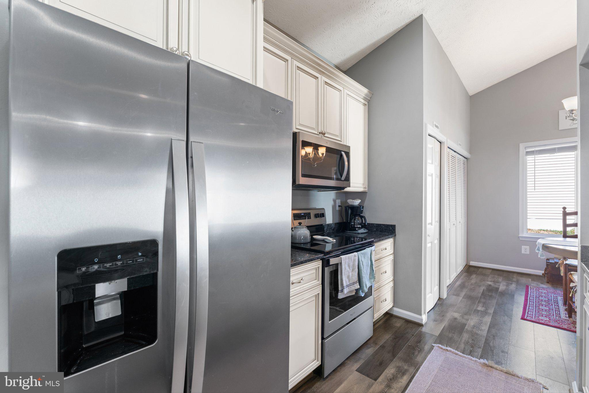 FAIRMONT - Residential