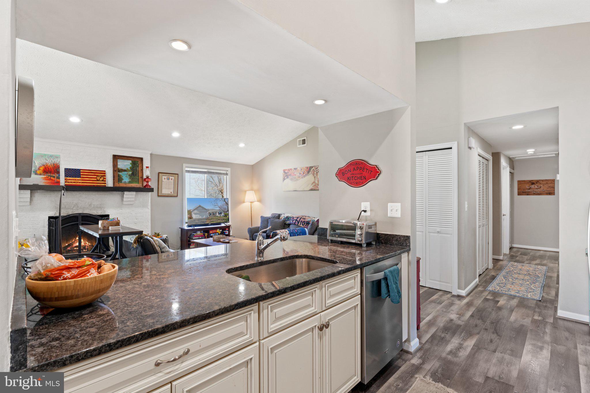 FAIRMONT - Residential