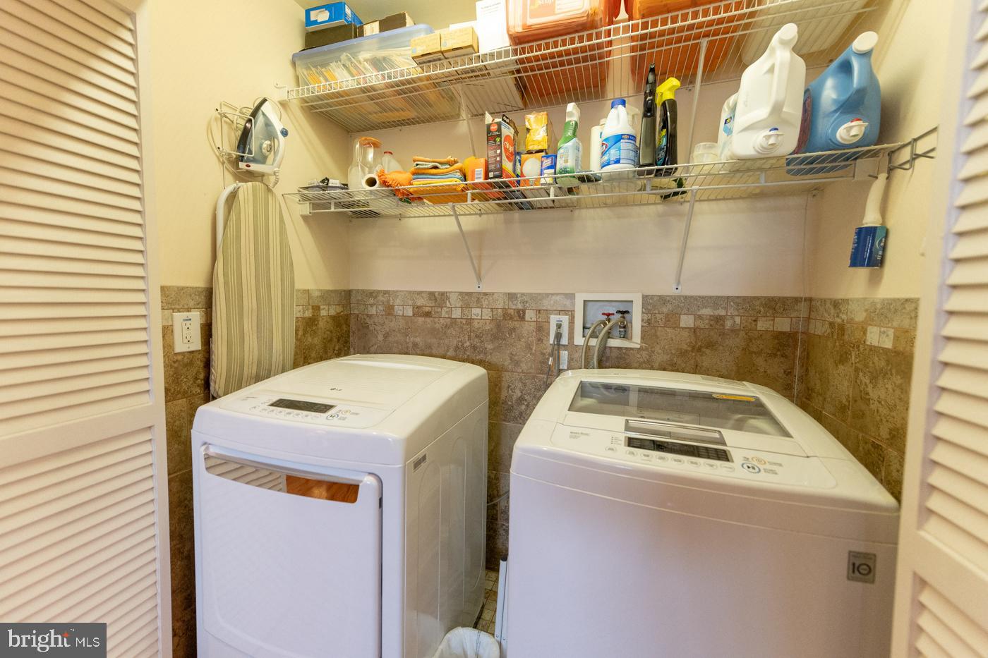 COUNTRY CLASSICS - Residential