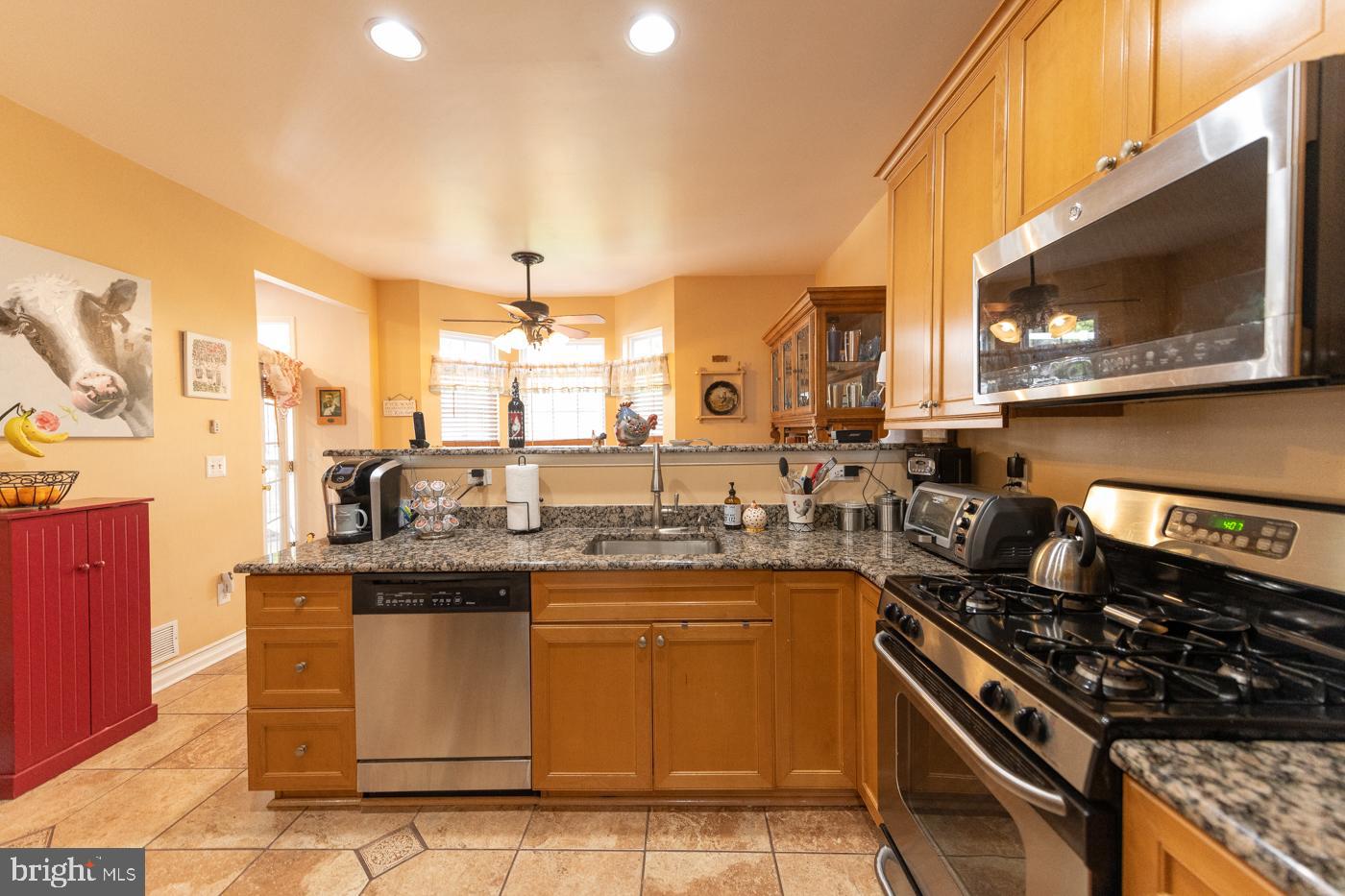 COUNTRY CLASSICS - Residential