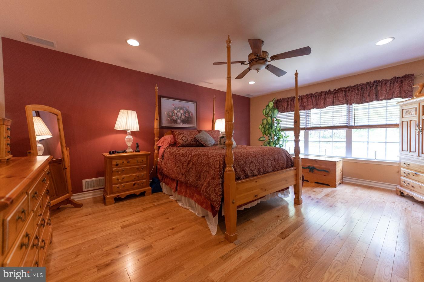 COUNTRY CLASSICS - Residential