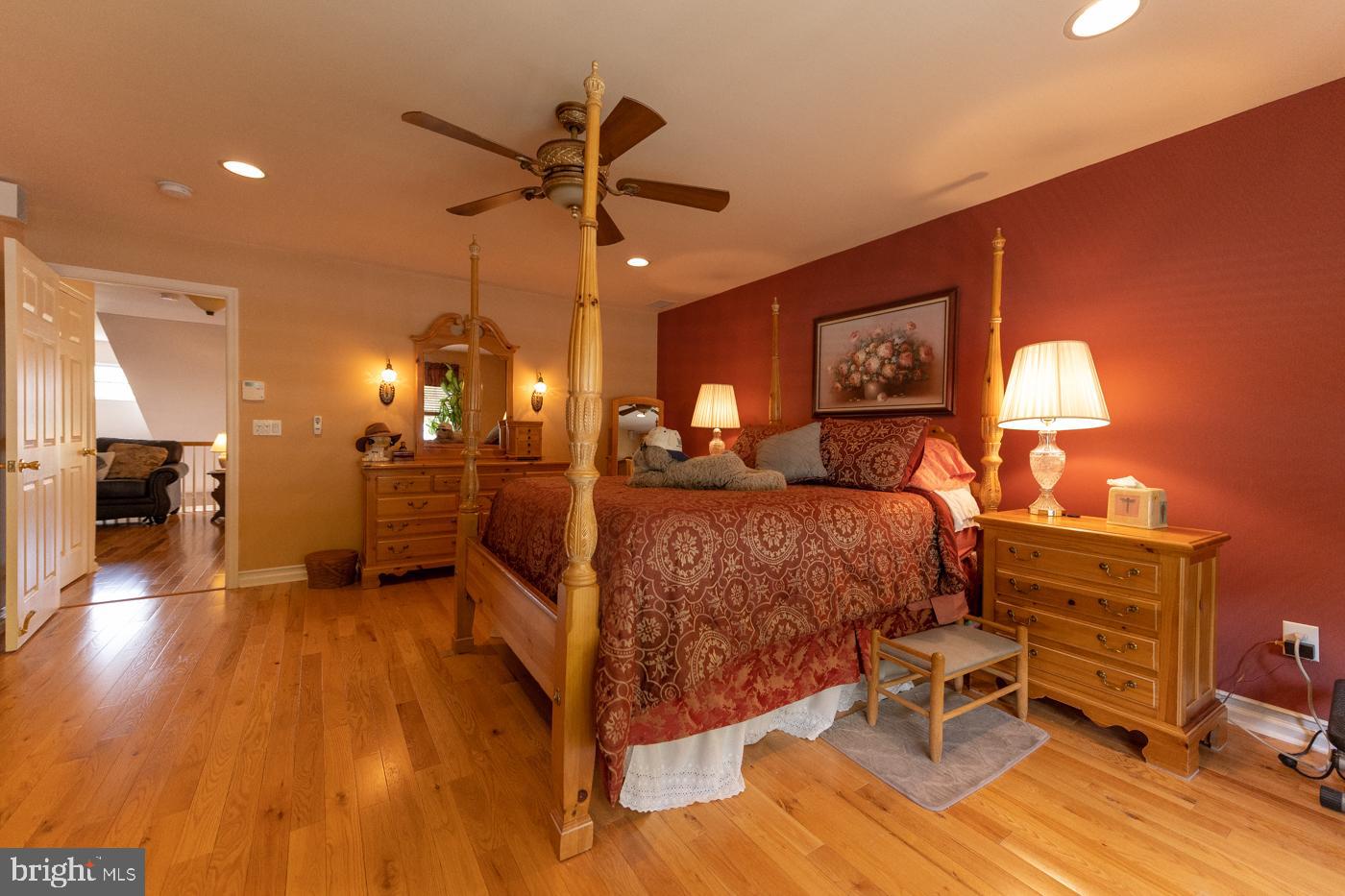 COUNTRY CLASSICS - Residential