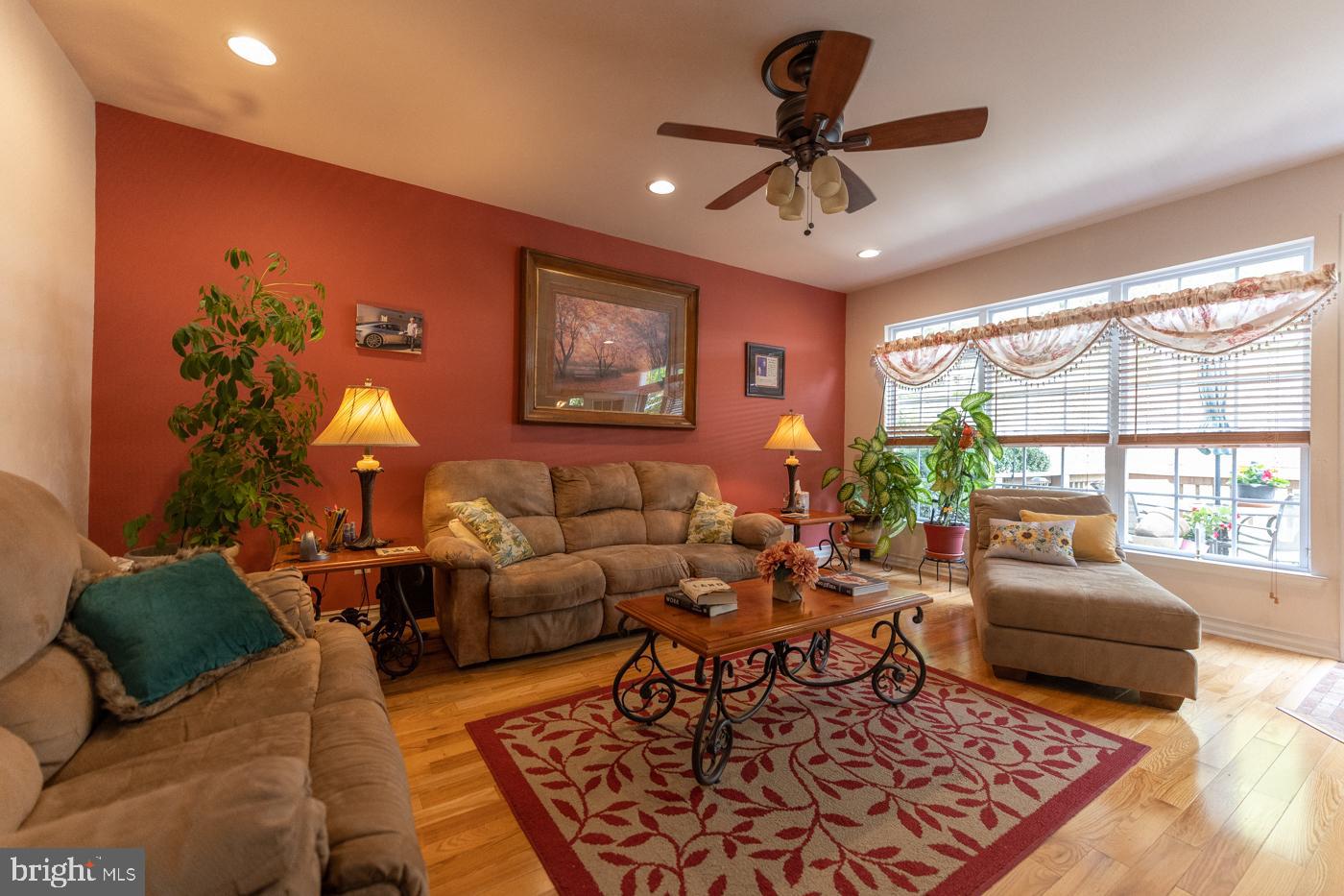 COUNTRY CLASSICS - Residential