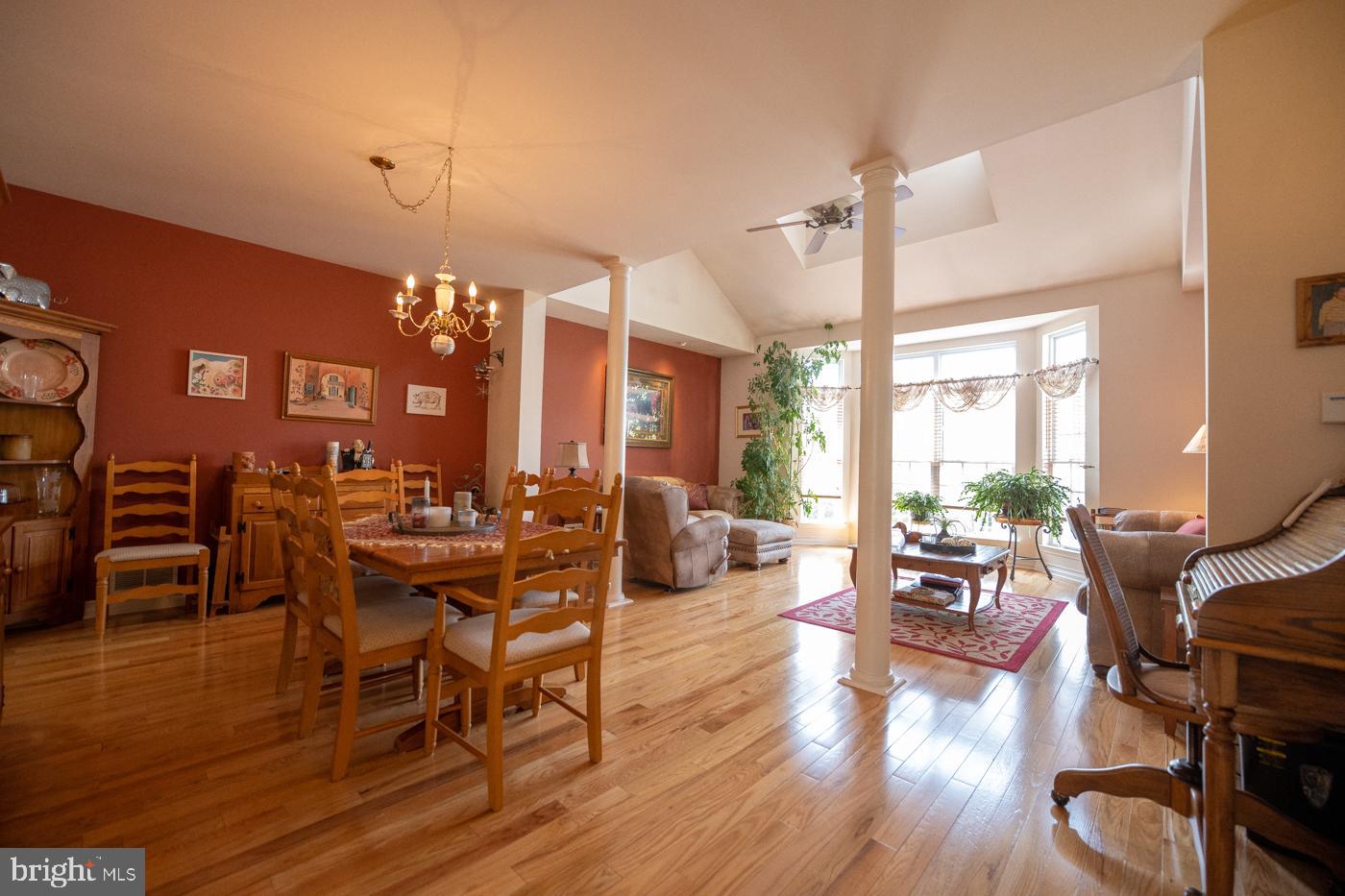 COUNTRY CLASSICS - Residential