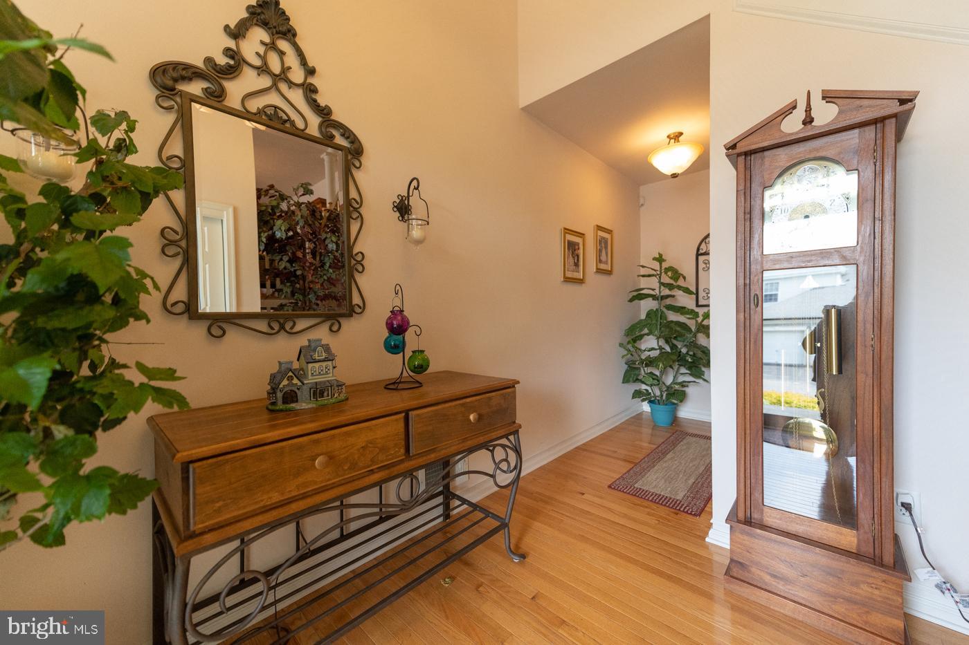 COUNTRY CLASSICS - Residential