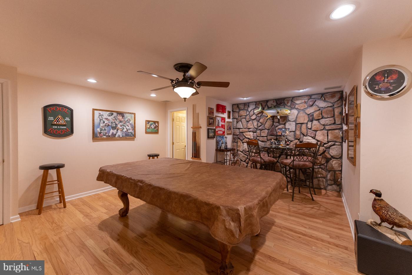 COUNTRY CLASSICS - Residential