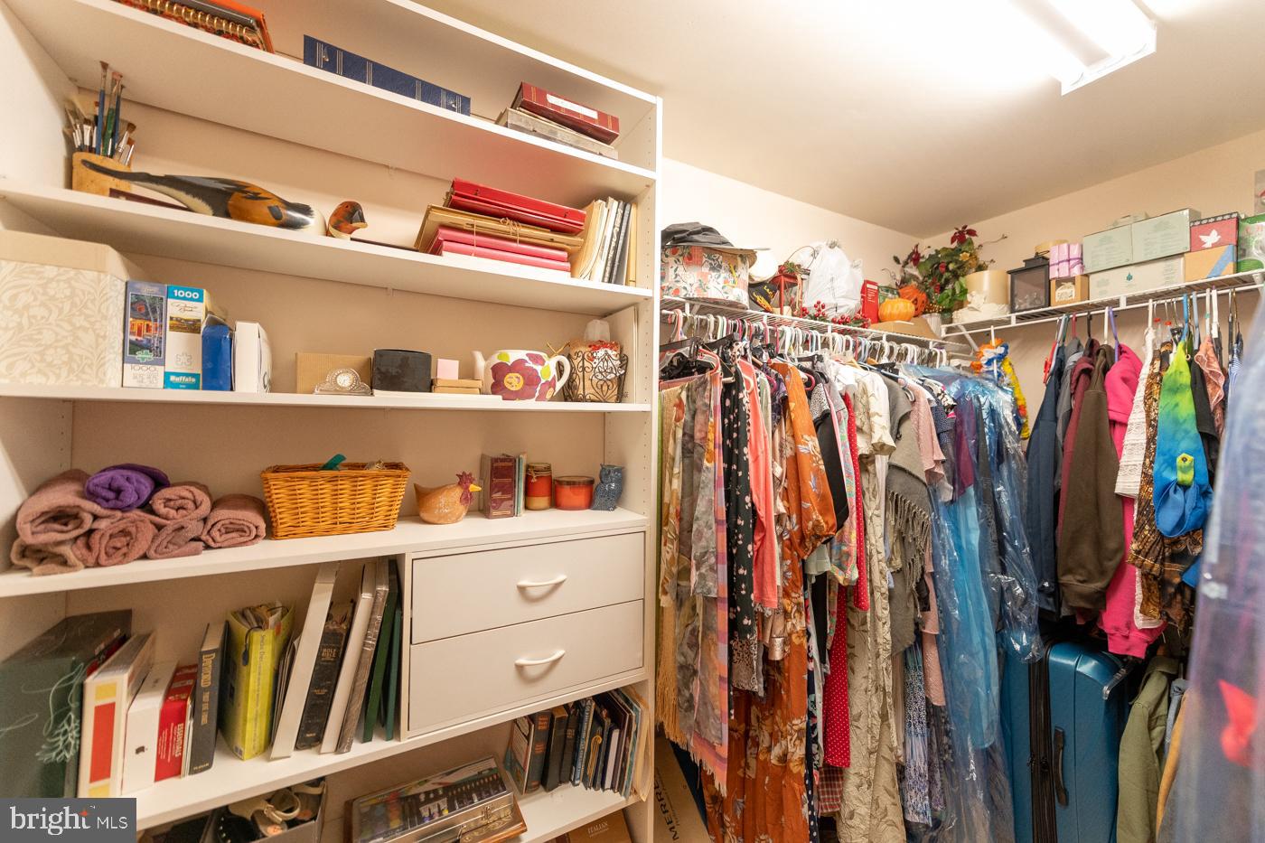 COUNTRY CLASSICS - Residential