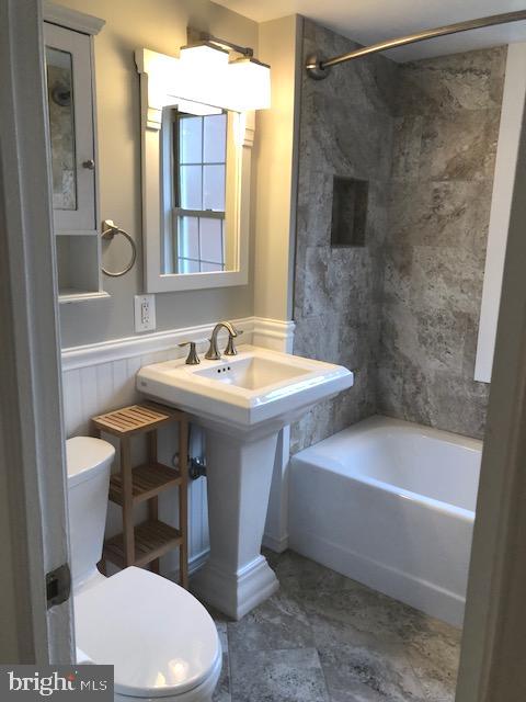 CAMBRIDGE COURTS - Residential Lease