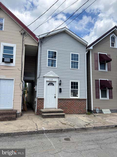 Homes For Sale - 449 E Washington Street<br/> Franklin County, CHAMBERSBURG, PA 17201