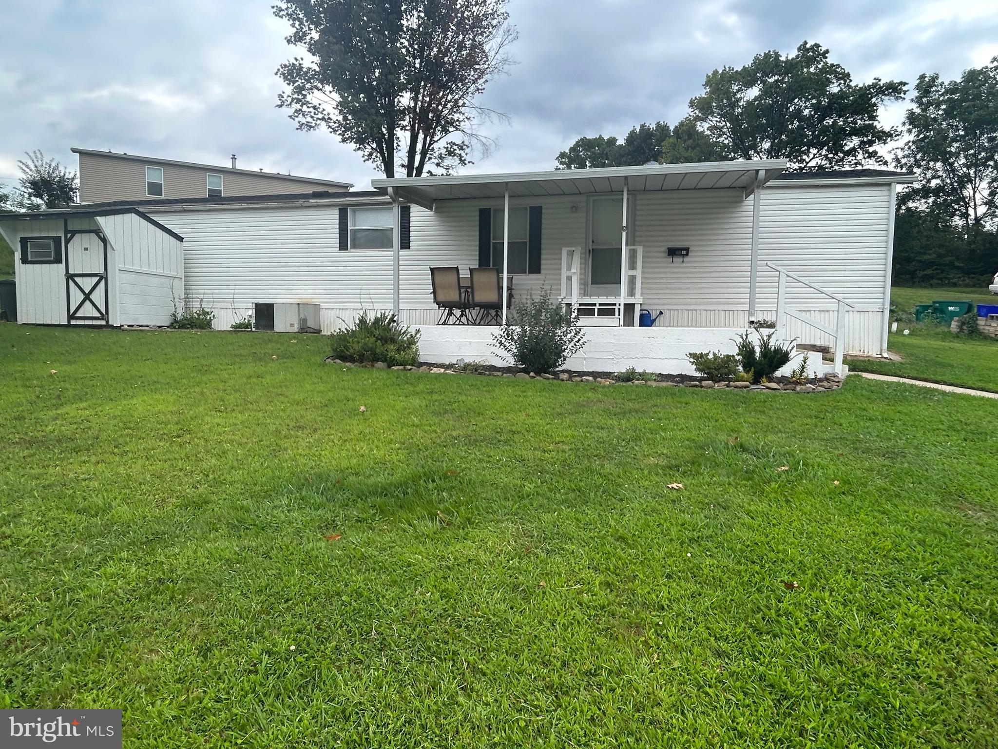 PALMDALE MOBILE HOME PARK - Residential