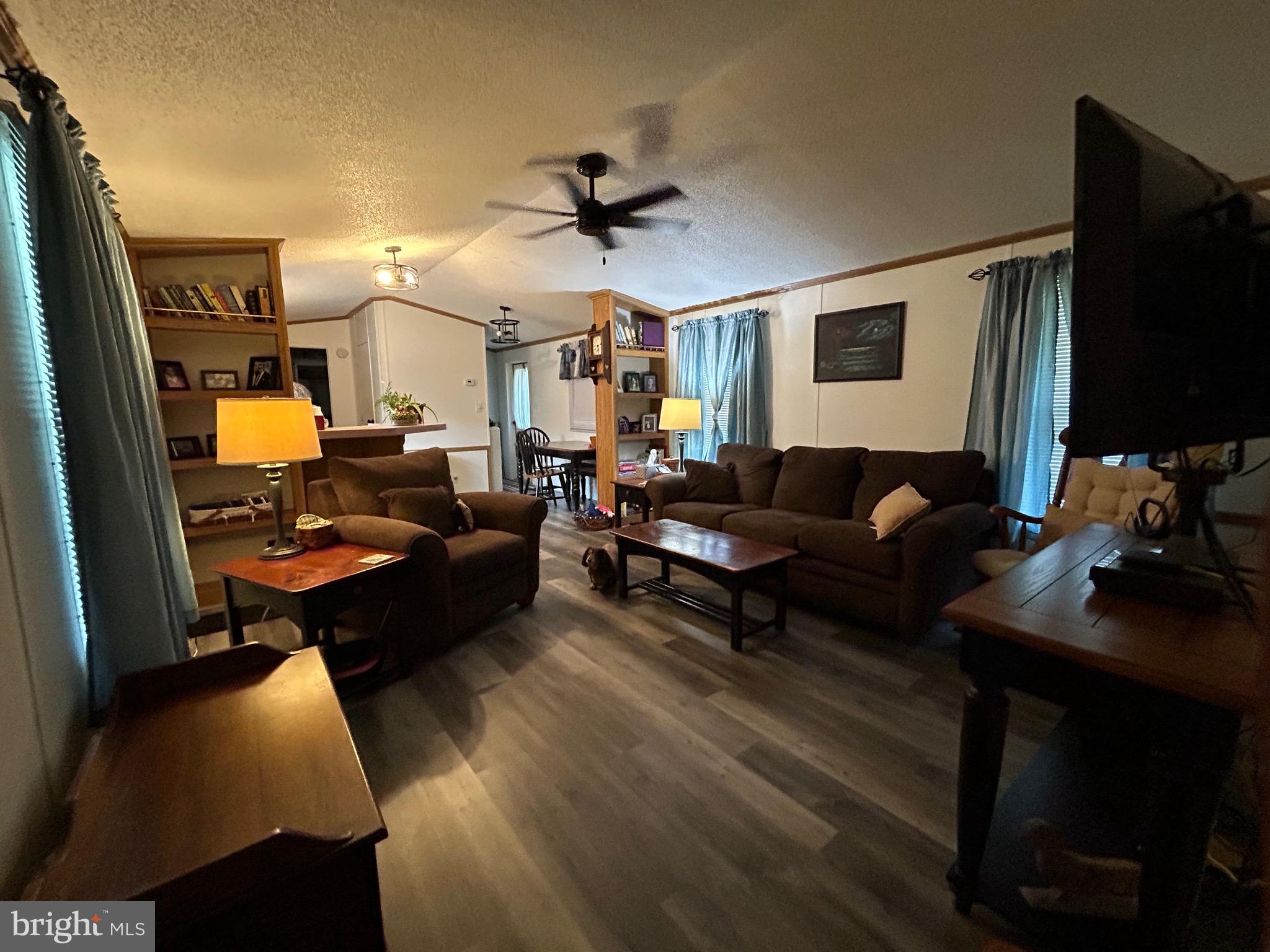 PALMDALE MOBILE HOME PARK - Residential