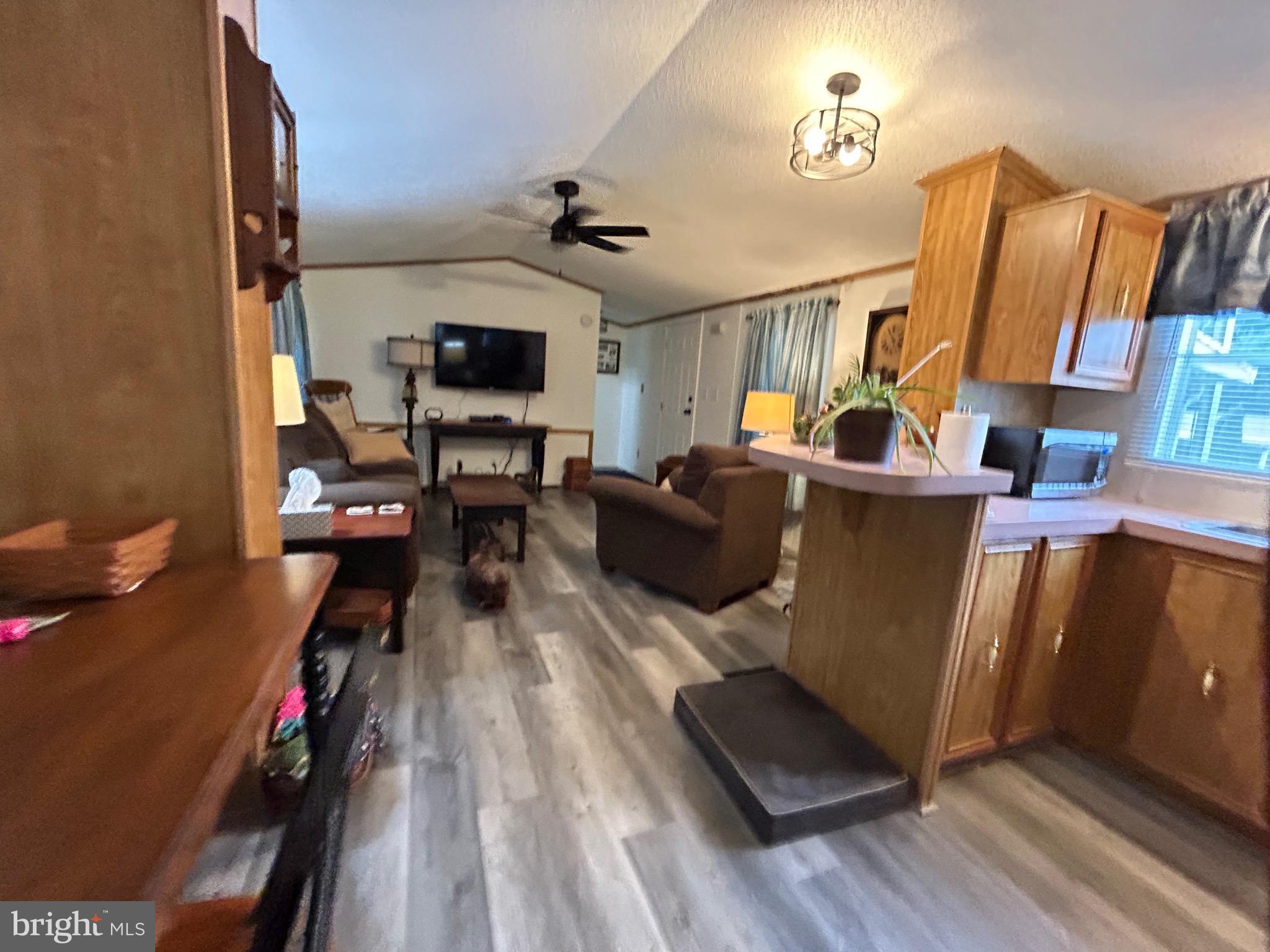 PALMDALE MOBILE HOME PARK - Residential