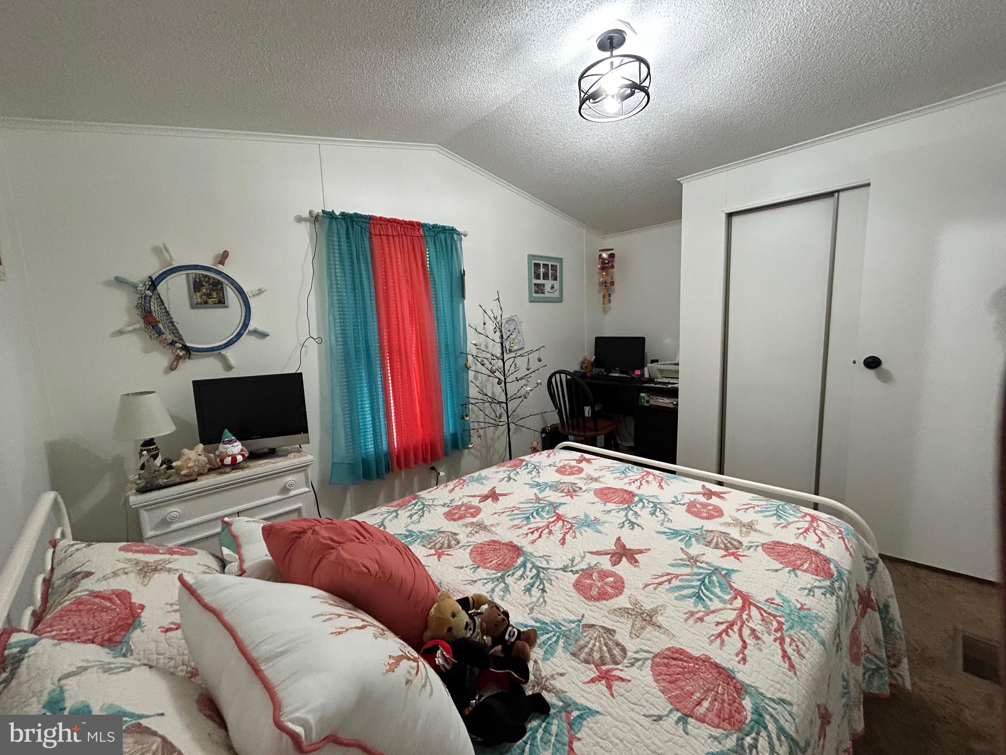 PALMDALE MOBILE HOME PARK - Residential