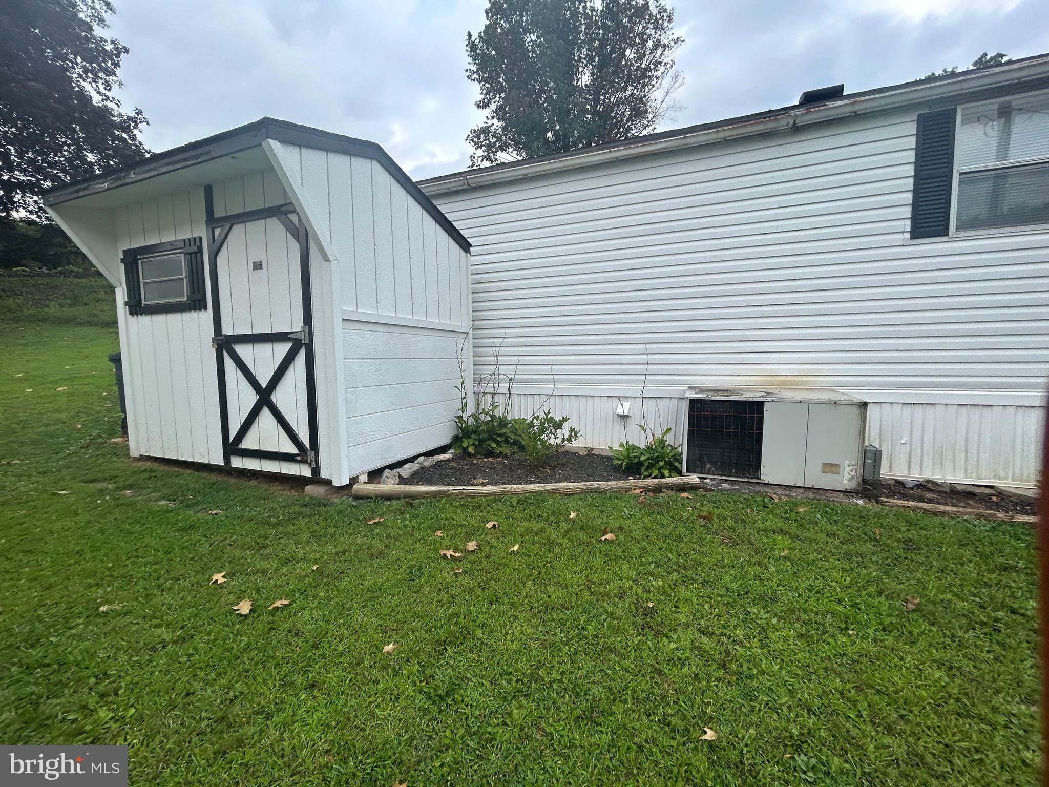 PALMDALE MOBILE HOME PARK - Residential