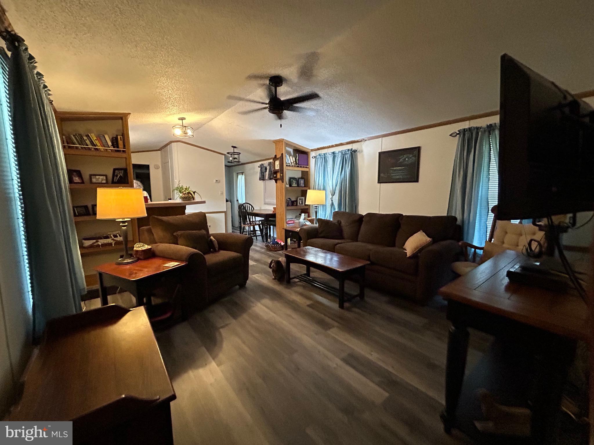 PALMDALE MOBILE HOME PARK - Residential