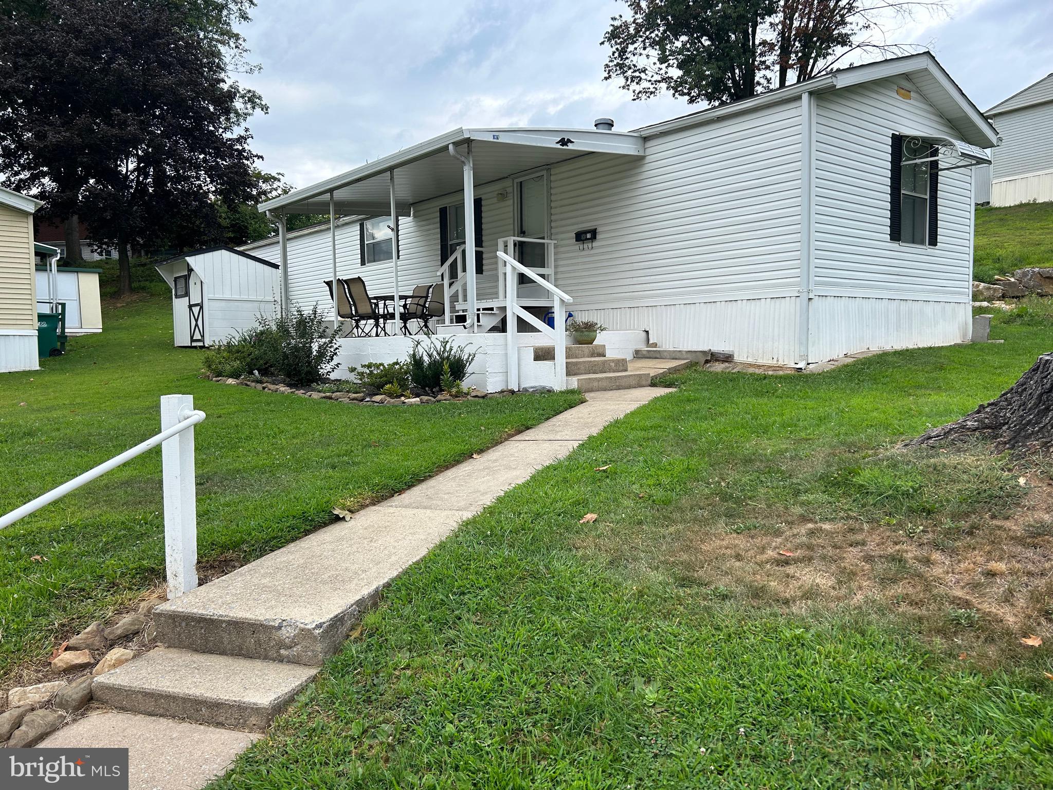 PALMDALE MOBILE HOME PARK - Residential