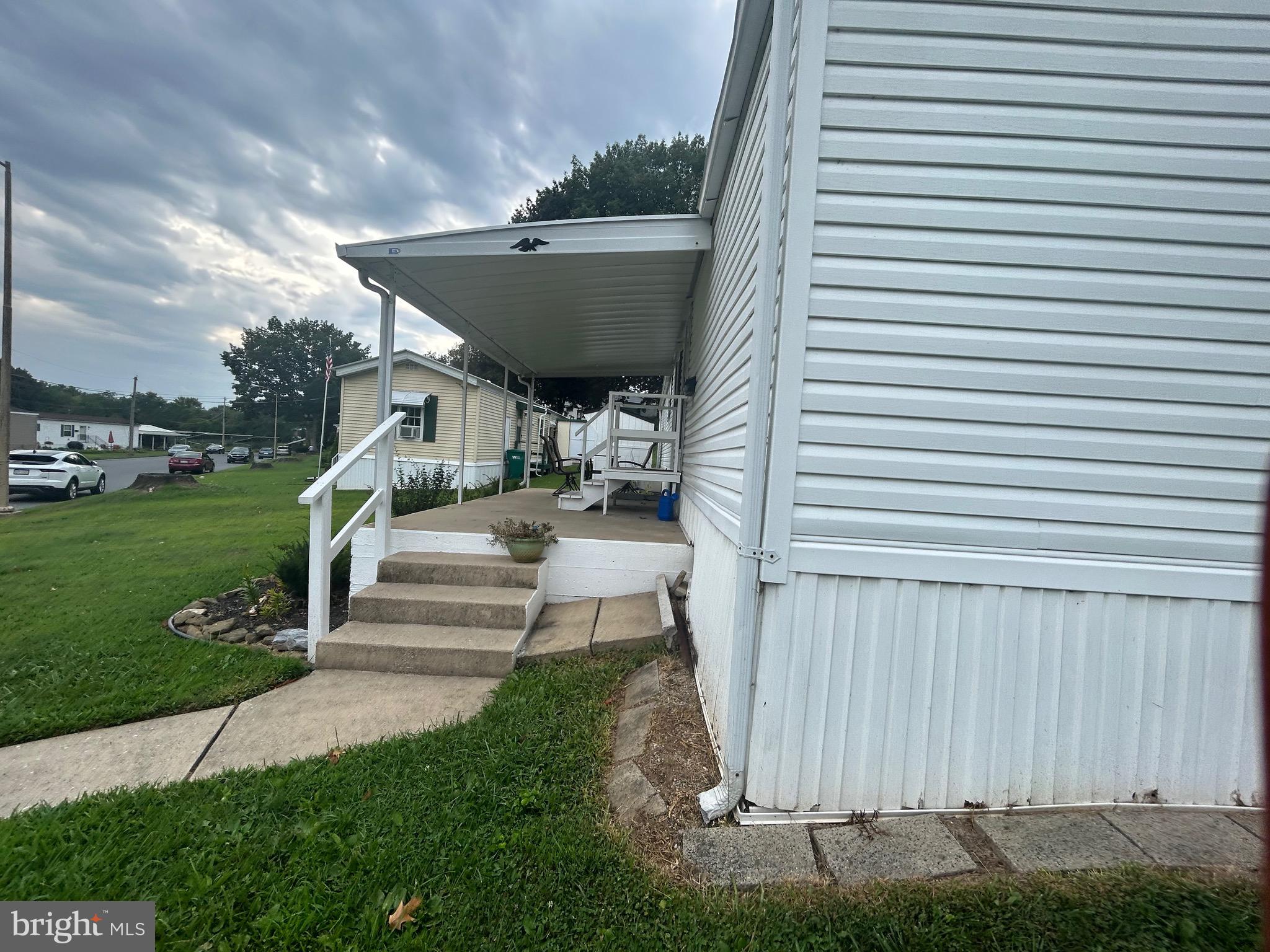 PALMDALE MOBILE HOME PARK - Residential