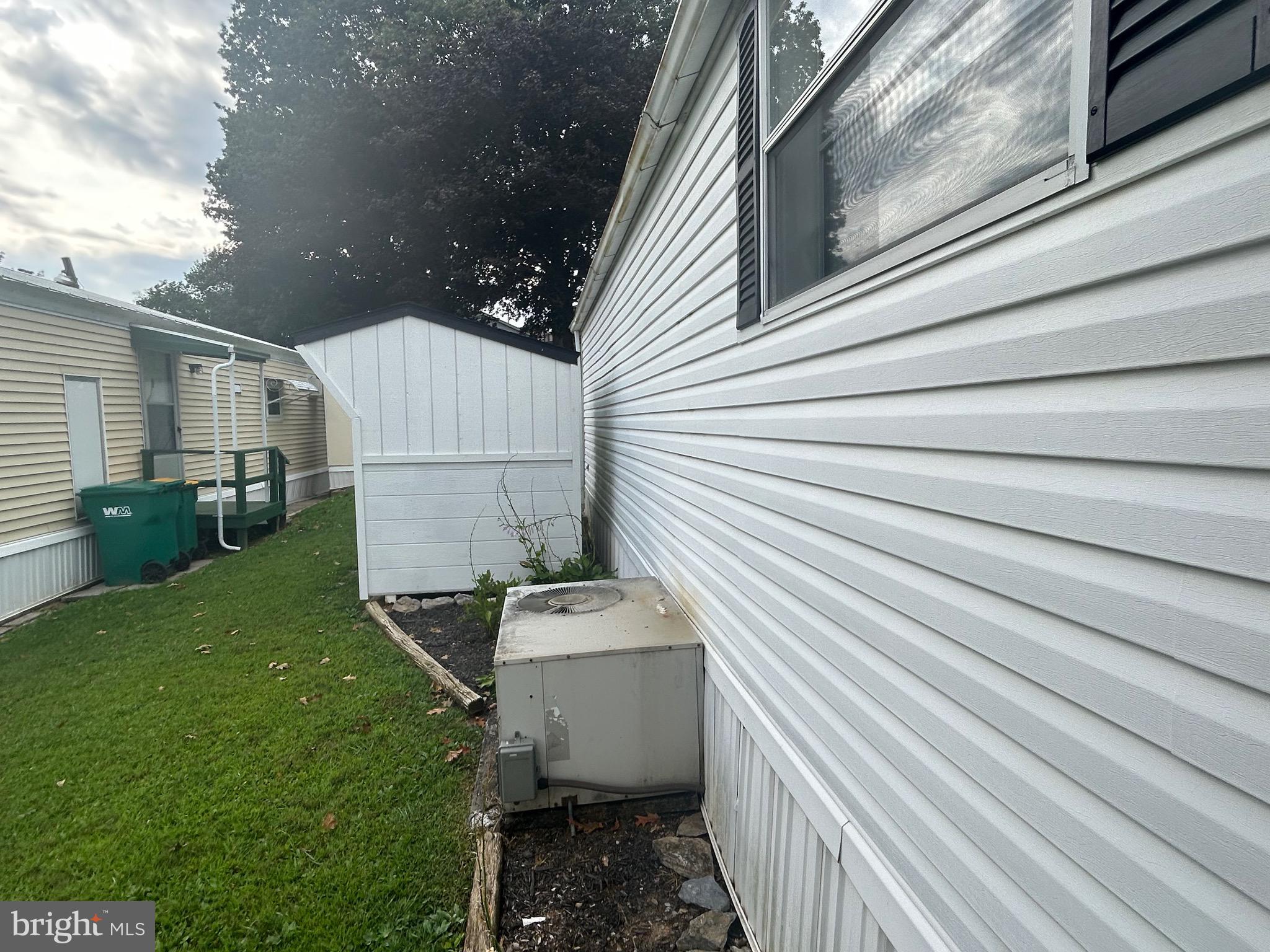 PALMDALE MOBILE HOME PARK - Residential