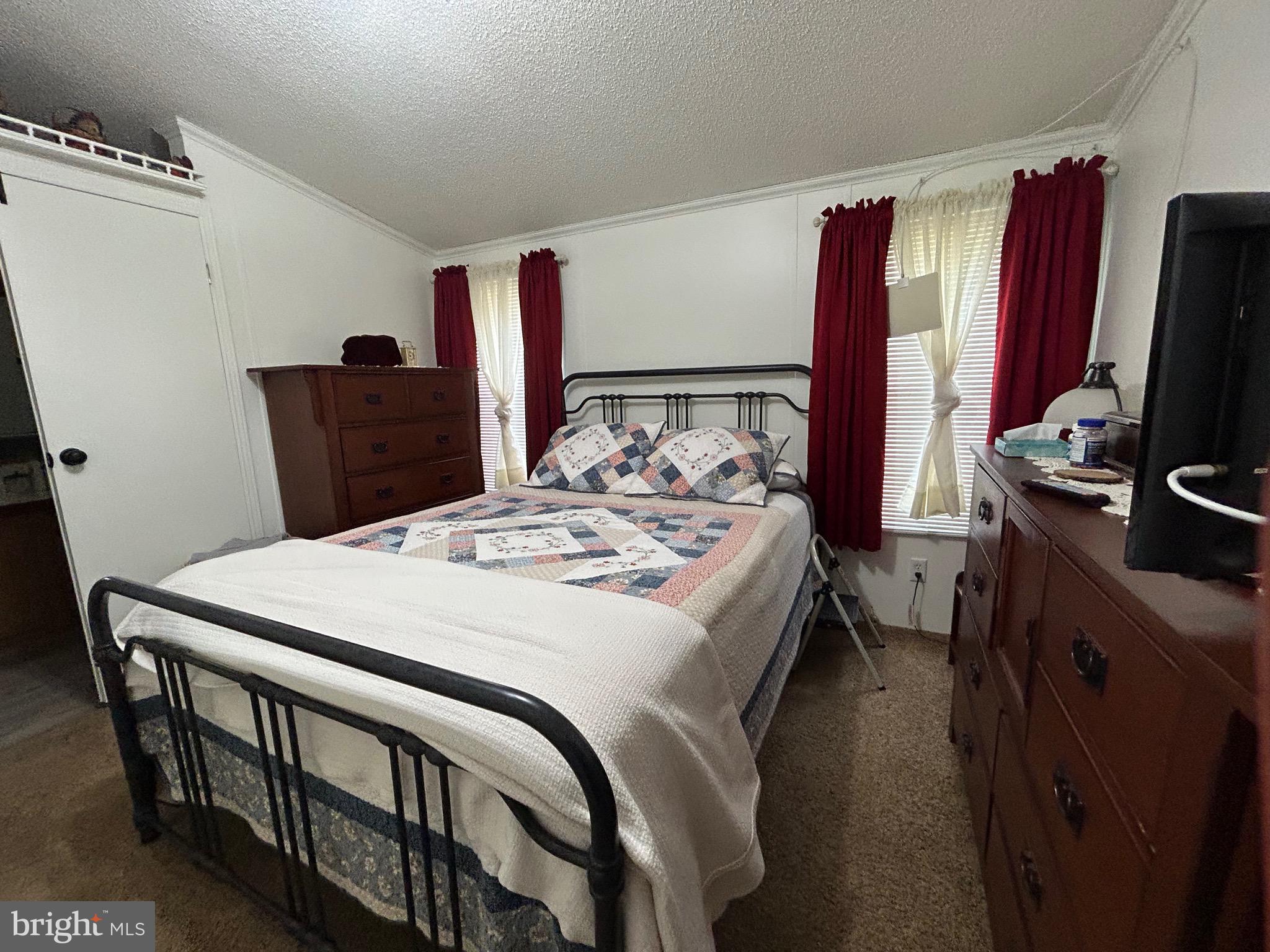 PALMDALE MOBILE HOME PARK - Residential