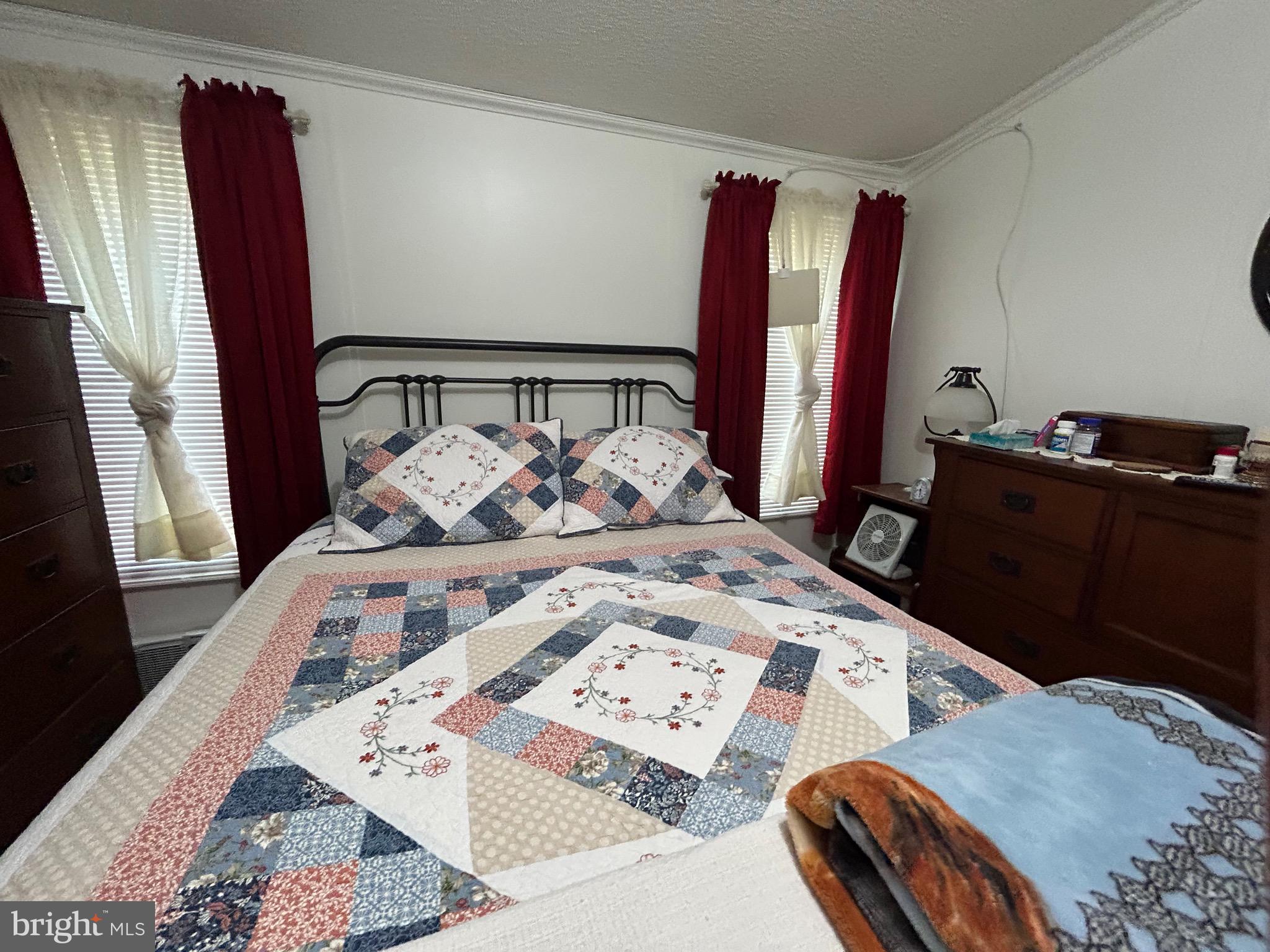 PALMDALE MOBILE HOME PARK - Residential