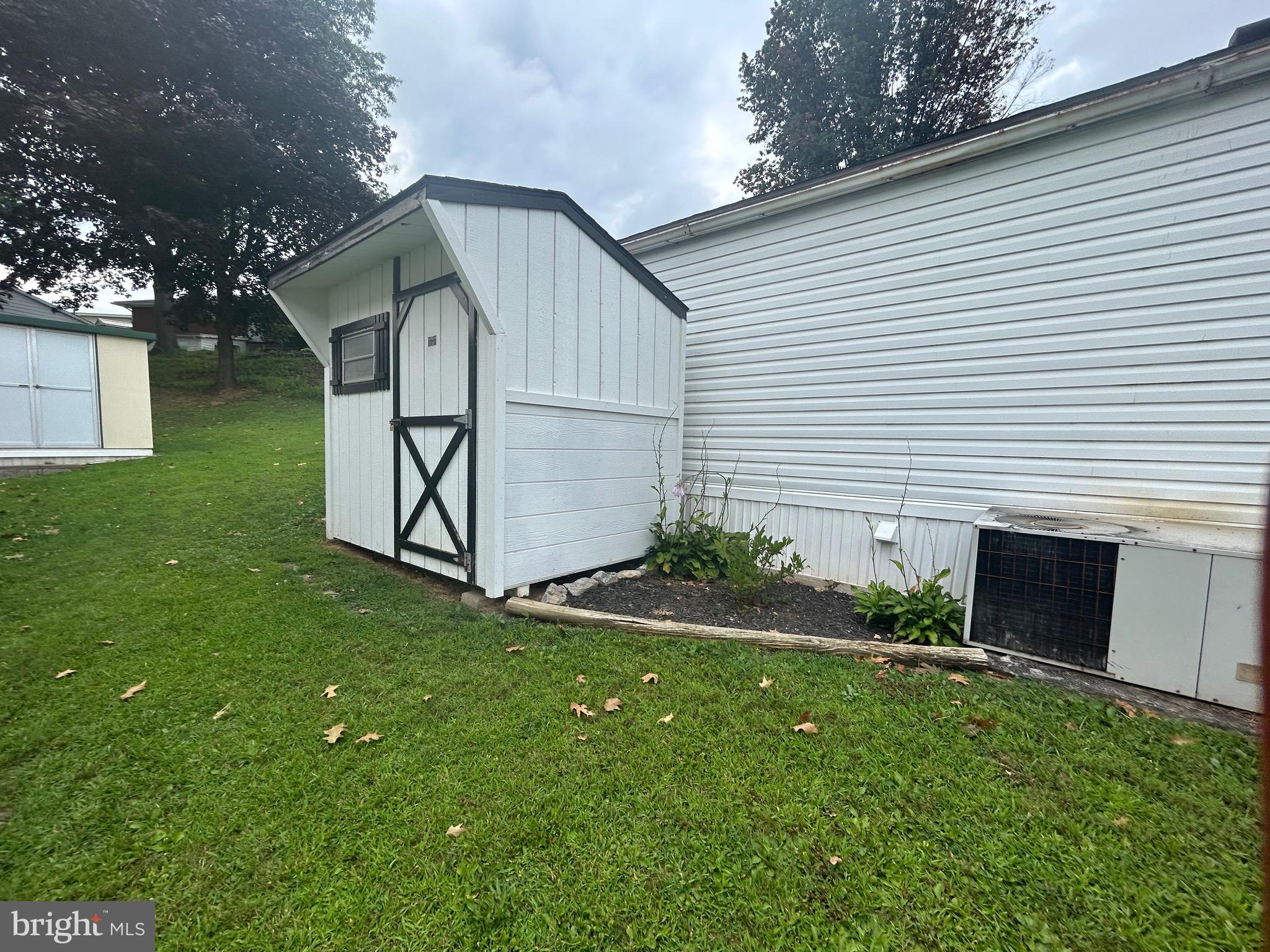 PALMDALE MOBILE HOME PARK - Residential