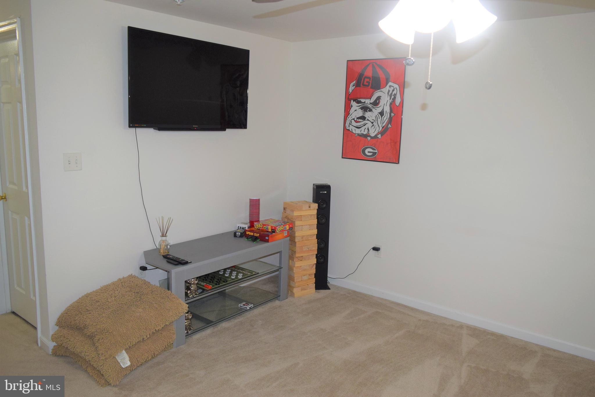 HARFORD TOWN - Residential Lease