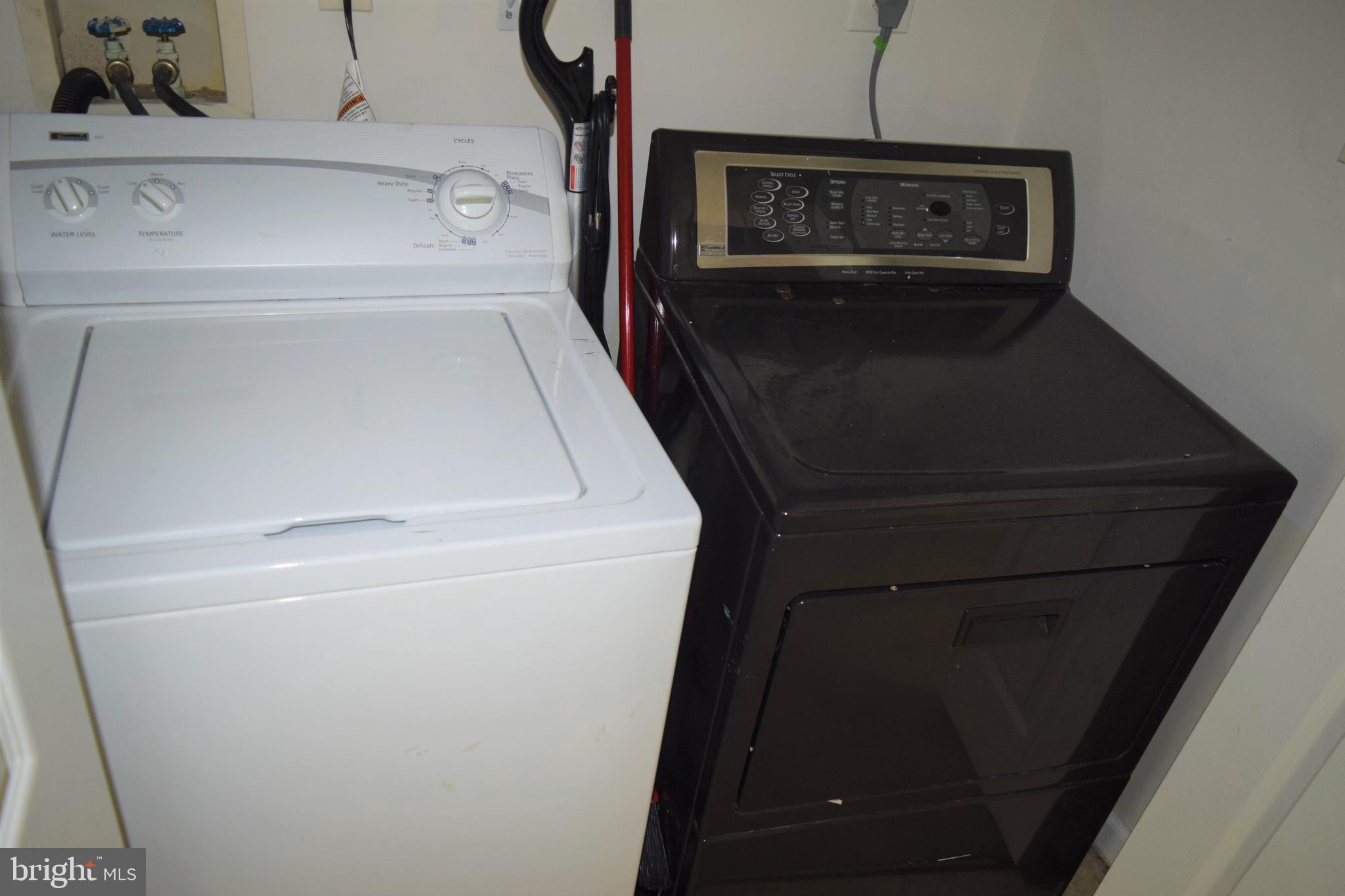 HARFORD TOWN - Residential Lease