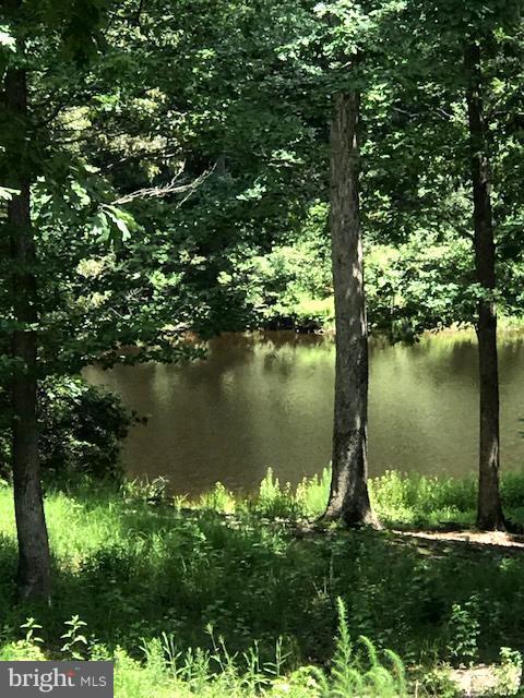 WOODLAND ACRES - Residential Lease