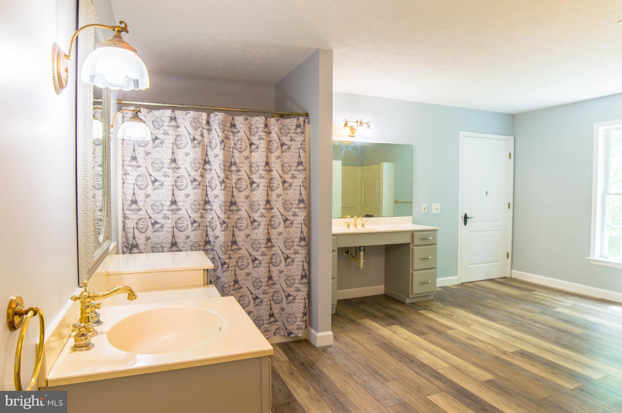 WOODLAND ACRES - Residential Lease