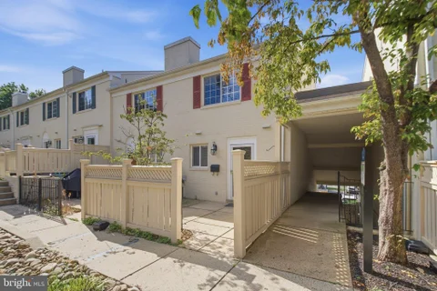1407 N Van Dorn Street, Alexandria, VA MLS: VAAX2066372