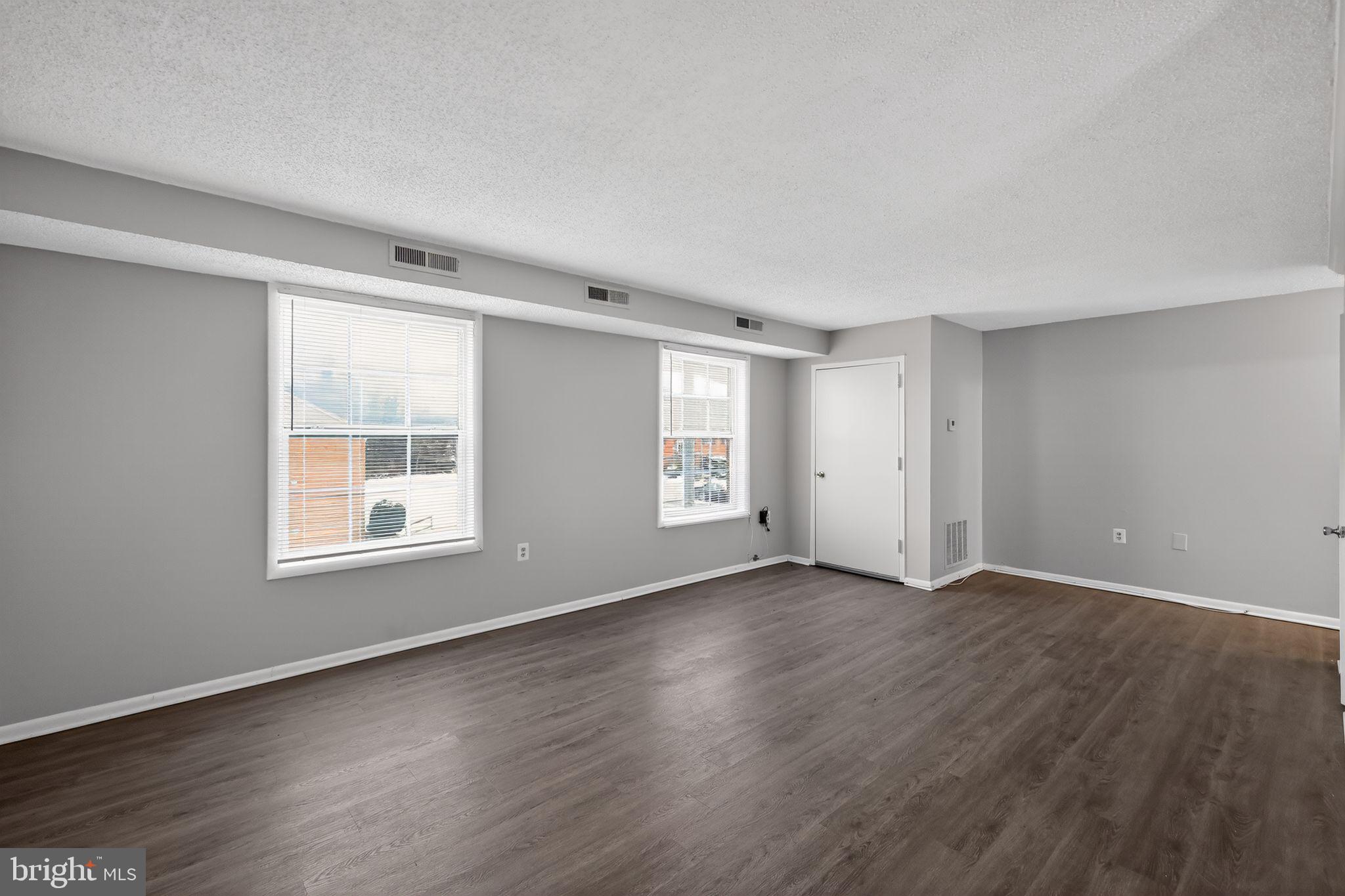 SWANN HILL CONDOMINIUMS - Residential