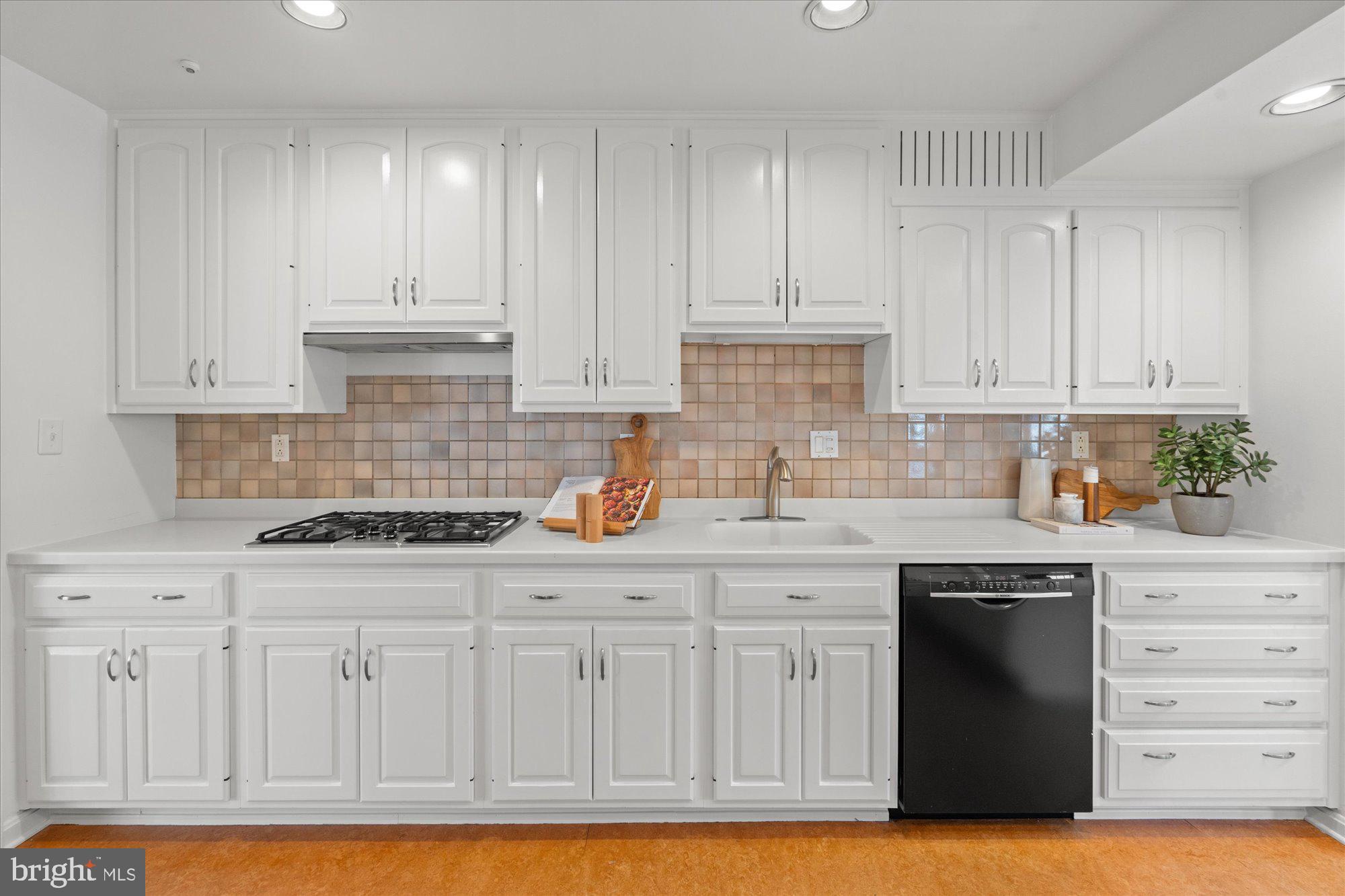 BEVERLEY ESTATES - Residential