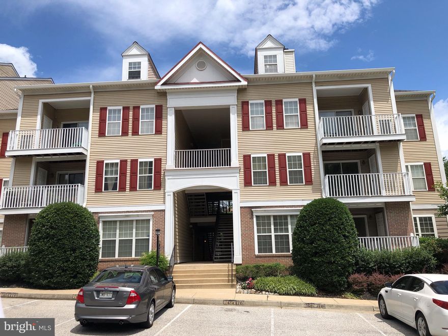 Beautifully upgraded 2 bedroom, condo in Falls Gable. Granite counter tops, backsplash & stainless steel appliances with breakfast bar. Upgraded flooring in dining room & living room with fireplace. Washer & dryer in the separate laundry room. Large walk-in closets & balcony with storage closet