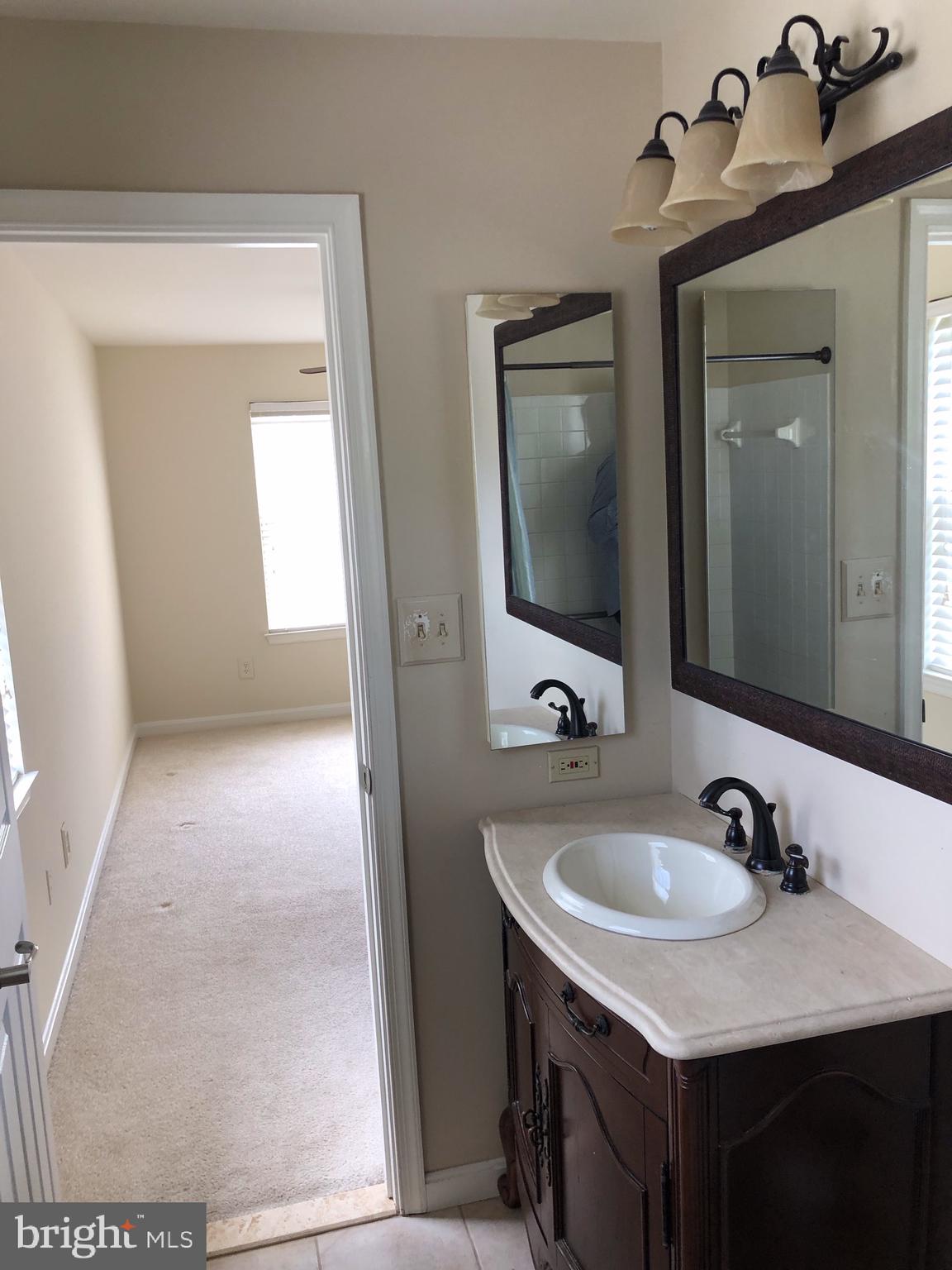 FALLS GABLE - Residential