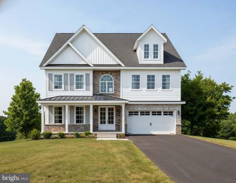 17979 OLD TRIANGLE ROAD TRIANGLE VA 22172