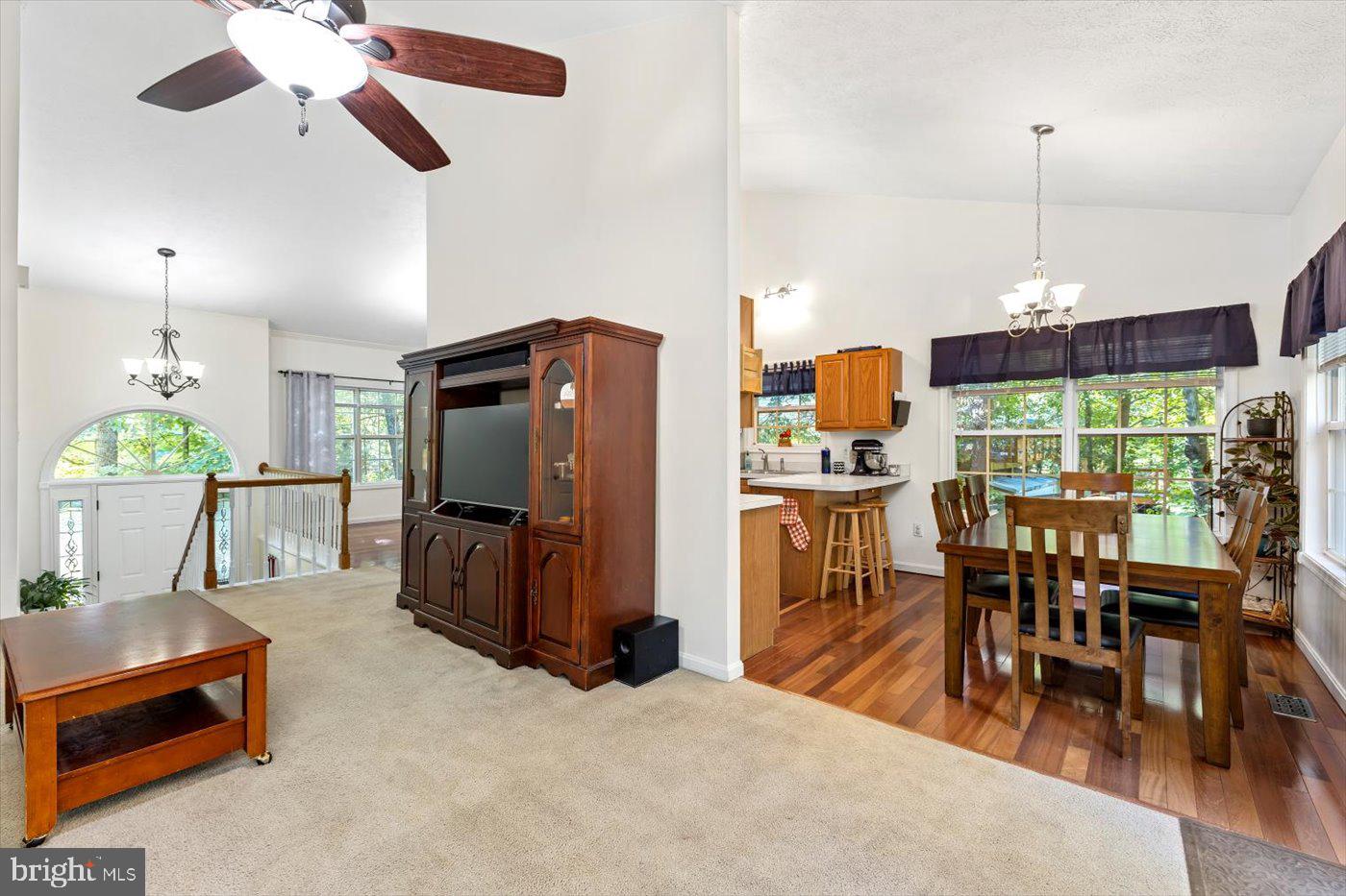 LAKE LAND OR - Residential