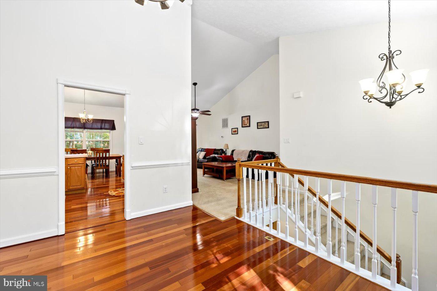 LAKE LAND OR - Residential