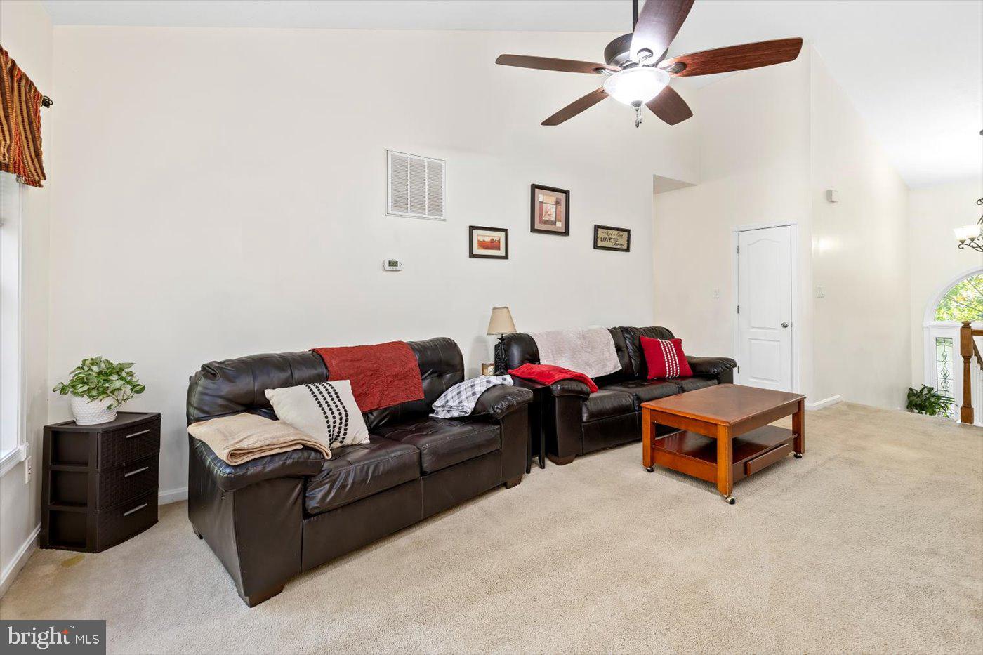 LAKE LAND OR - Residential