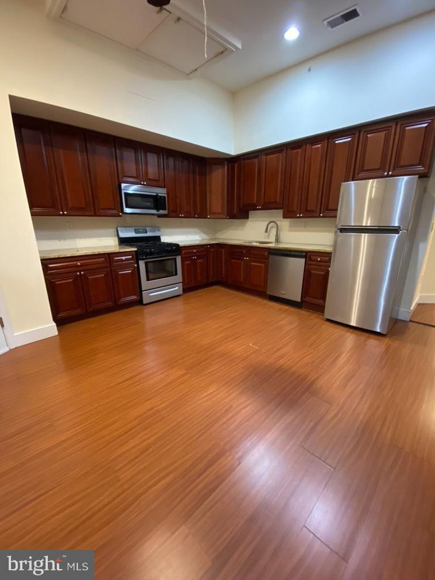 Welcome to this spacious two bedroom apartment located in Washington Square West! The property offers stainless steel appliances, good sized bedrooms, and great natural light. Steps from Walnut Street shops and restaurants. Within walking distance to Pennsylvania/Jefferson Hospital, Reading Terminal Market and Washington Square Park. Shared Laundry On-site Pet Friendly w/ fee.

Available Now!
** Up to 2 Free months with qualified lease and move-in date.
Shared Laundry On-site
Pet Friendly w/ fee.


***All square footage is an estimate. PLMG is not responsible for any discrepancies regarding estimated square footage that is provided by public sources, assessors, agents, advertisements or any other source.***