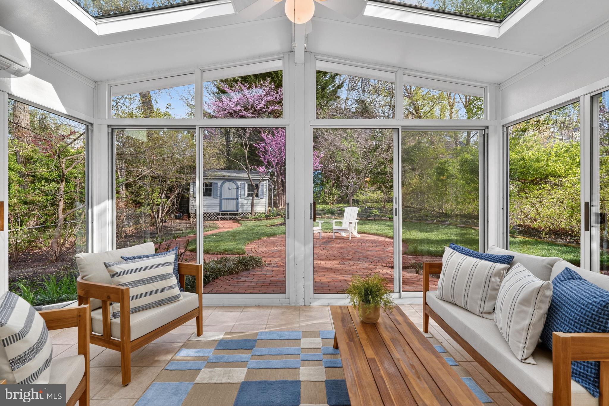 GREENWICH FOREST - Residential