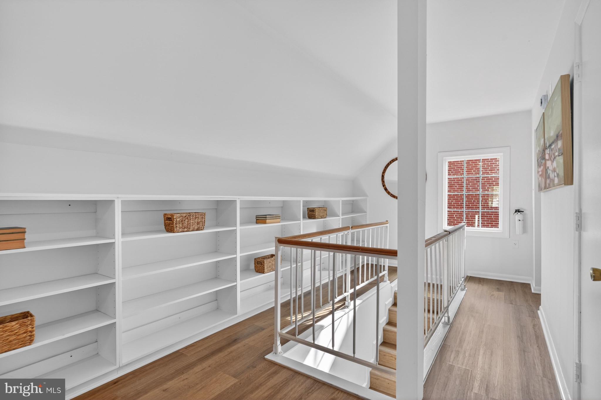 GREENWICH FOREST - Residential