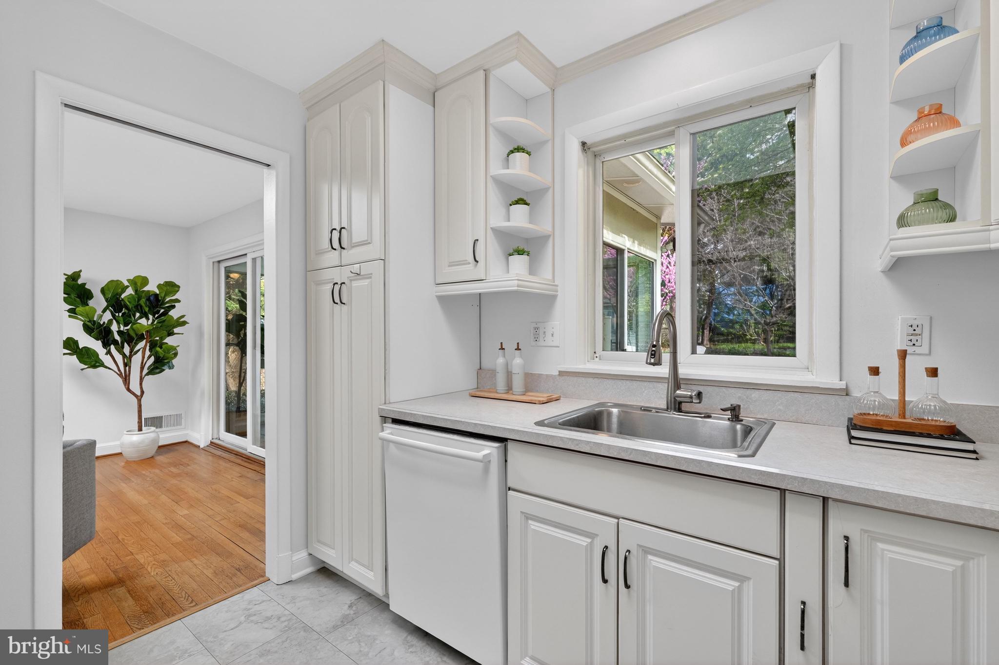 GREENWICH FOREST - Residential