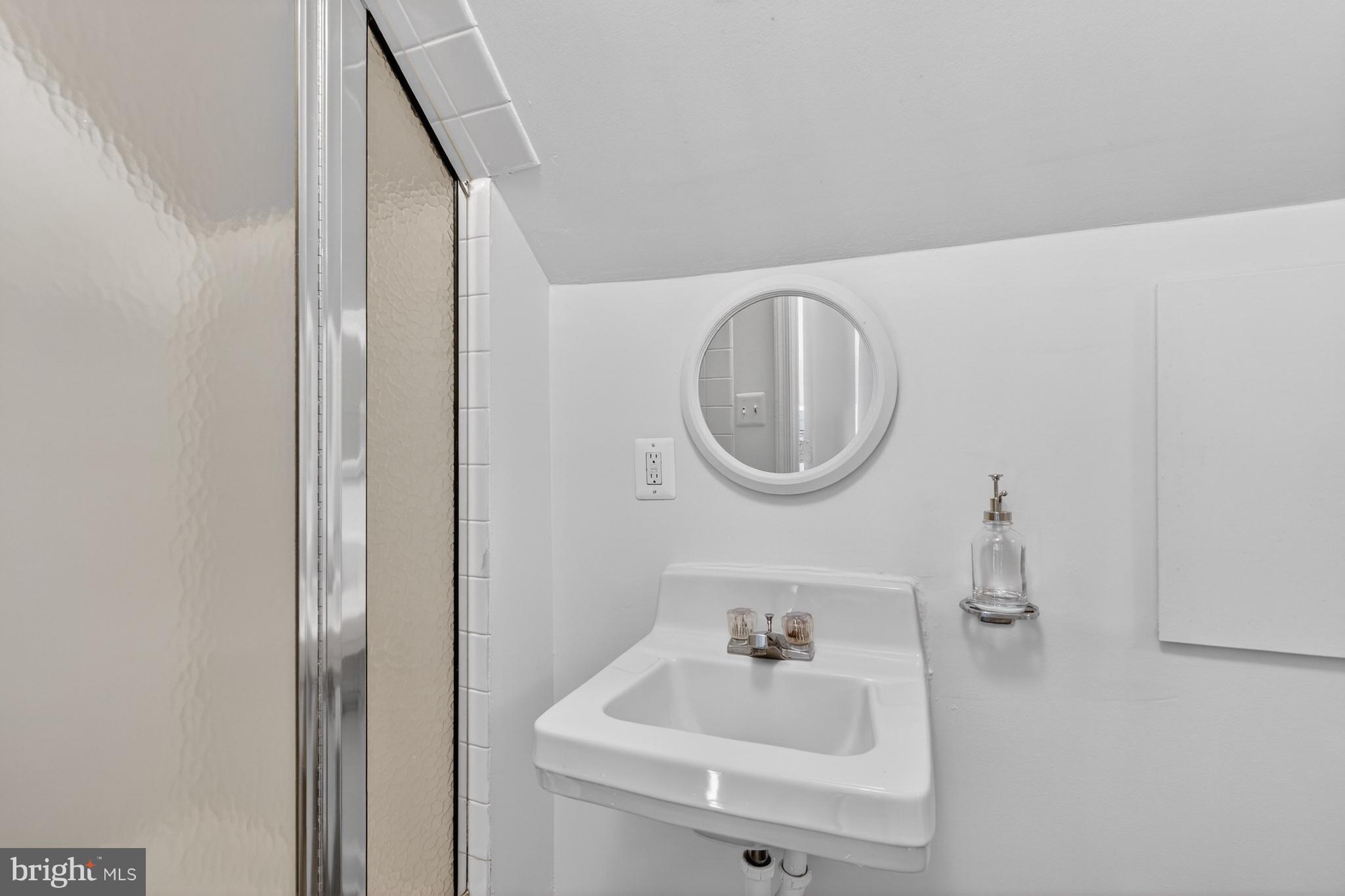 GREENWICH FOREST - Residential