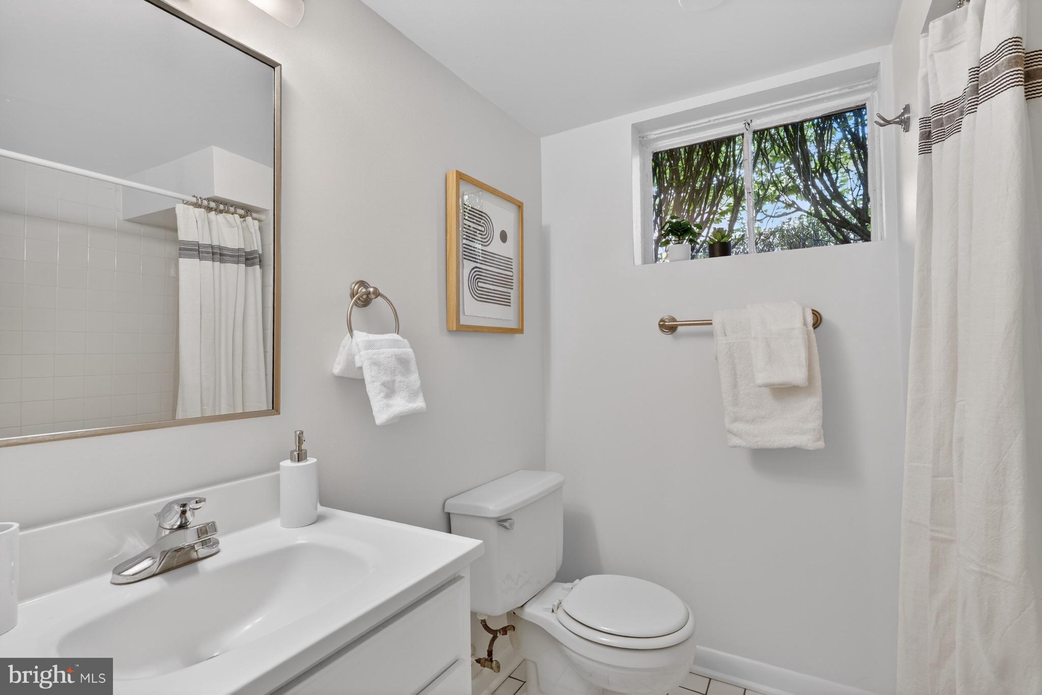 GREENWICH FOREST - Residential