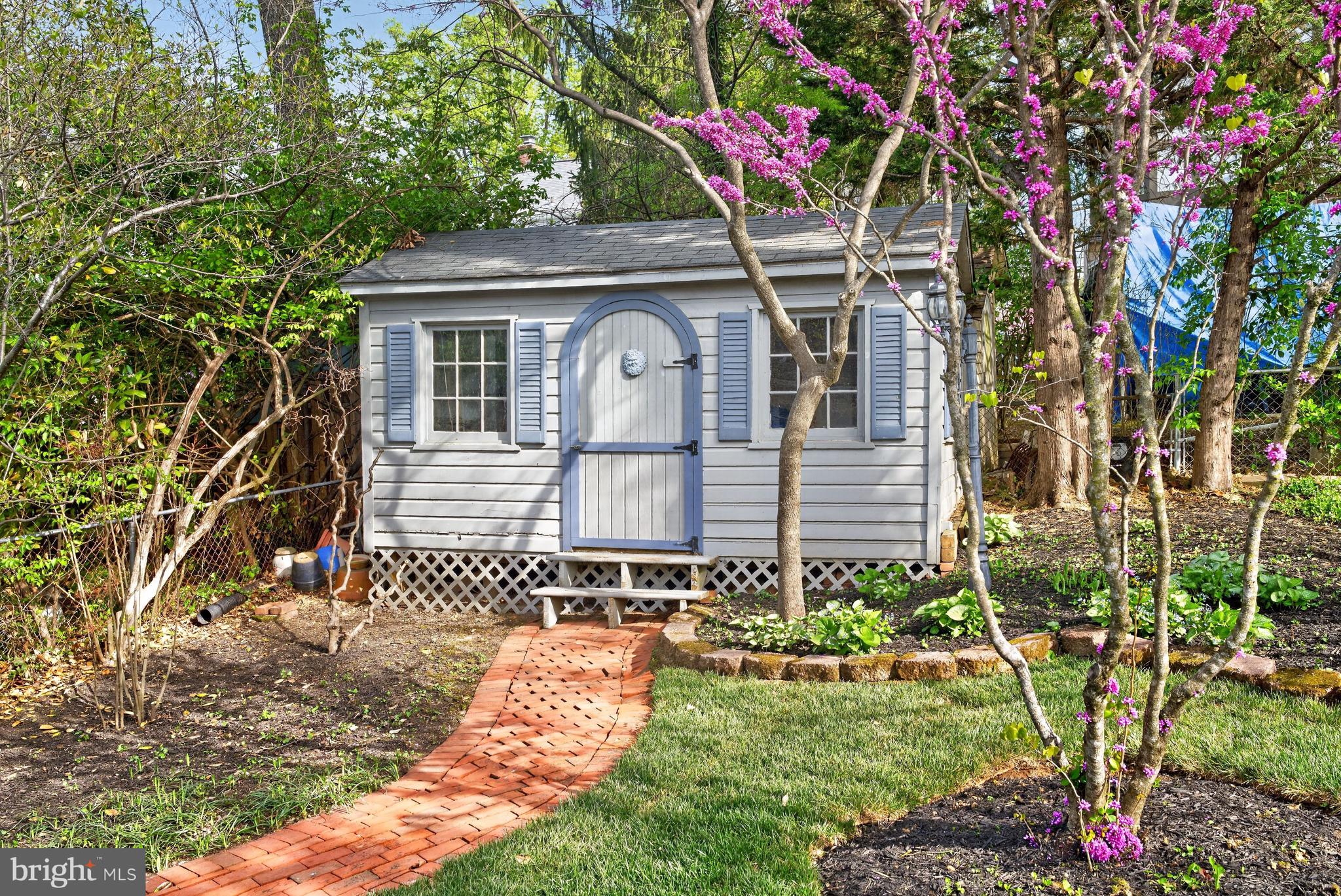GREENWICH FOREST - Residential